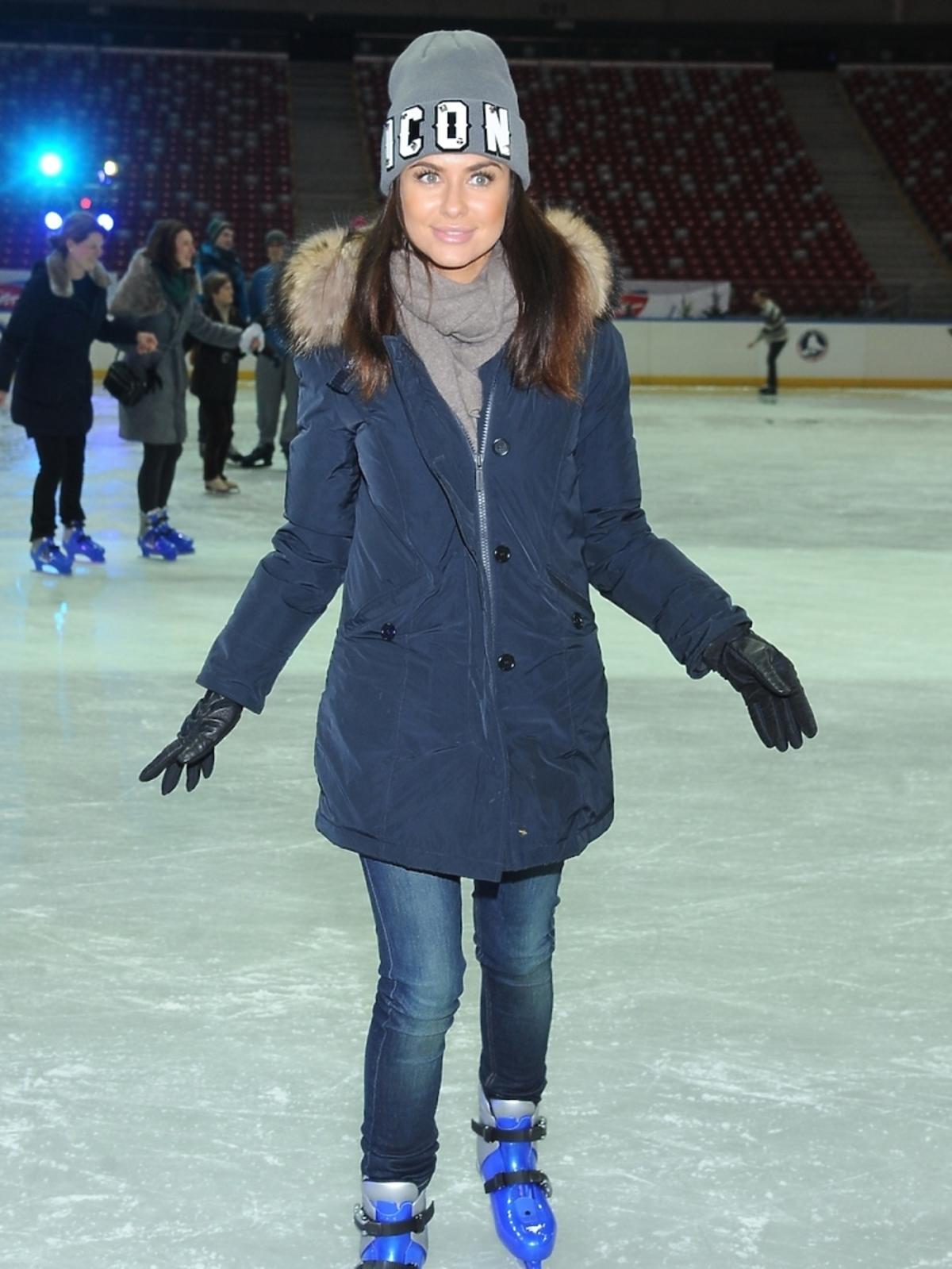 Natalia Siwiec na otwarciu lodowiska na Stadionie Narodowym