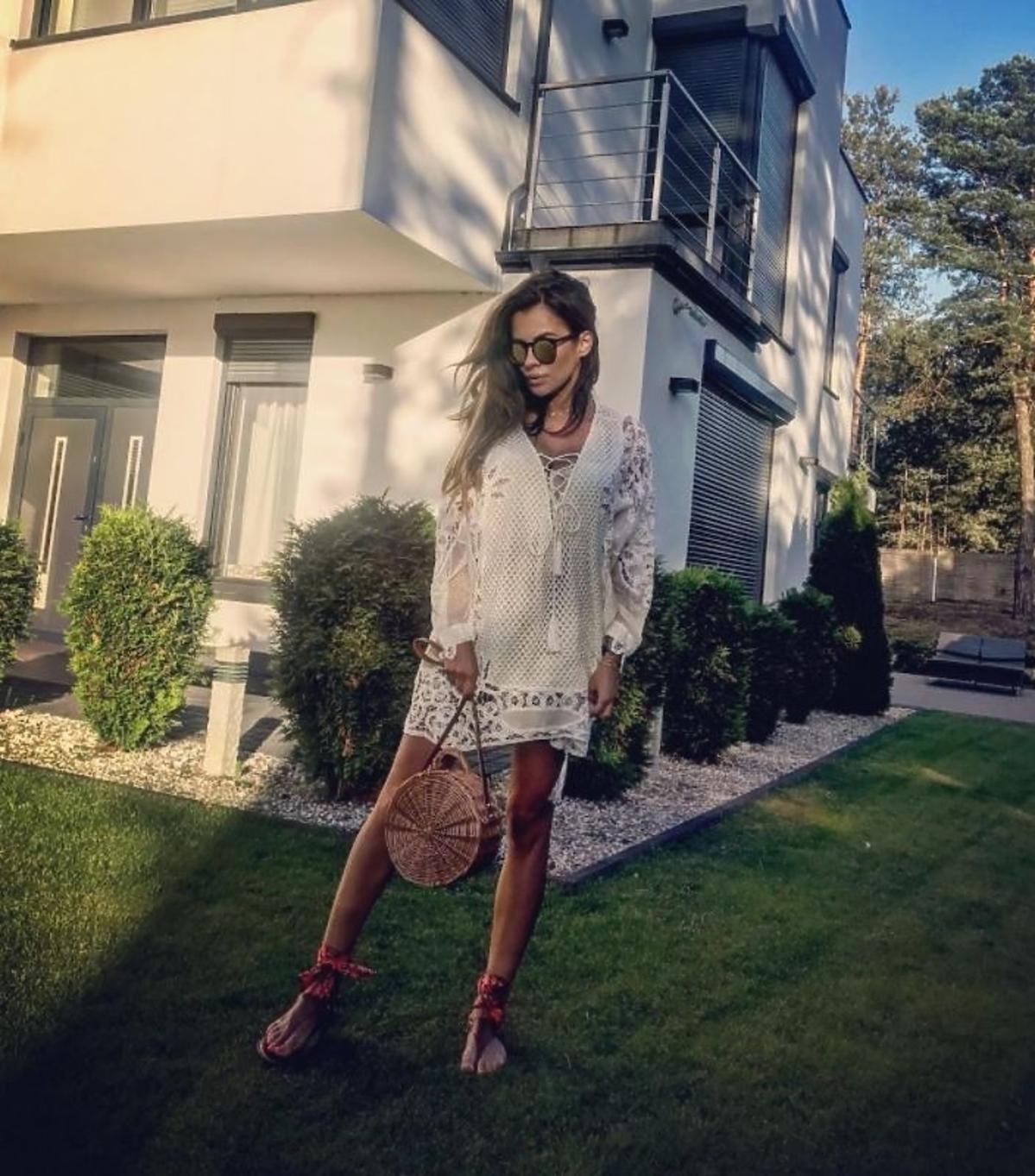 Natalia Siwiec w białej sukience