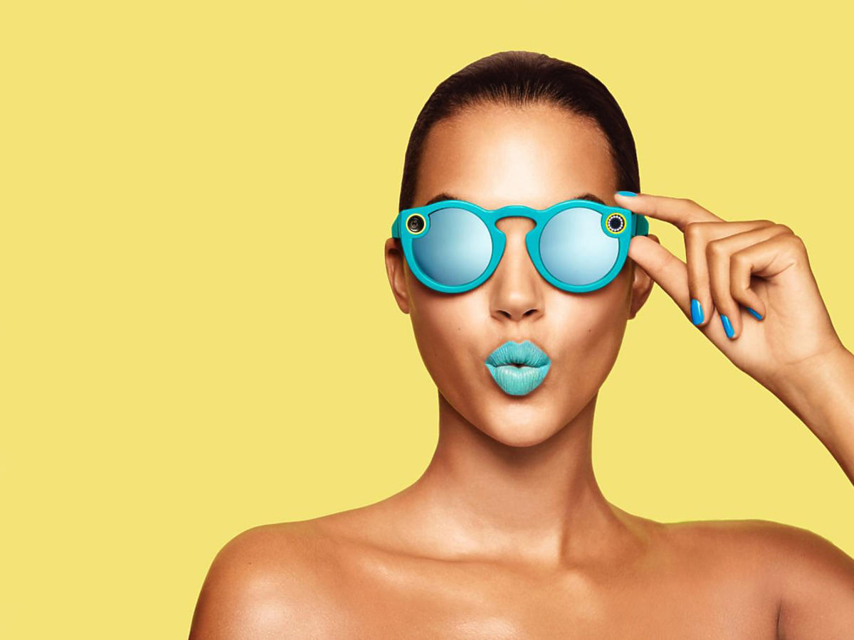 Niebieskie okulary od Snapchata - Spectacles