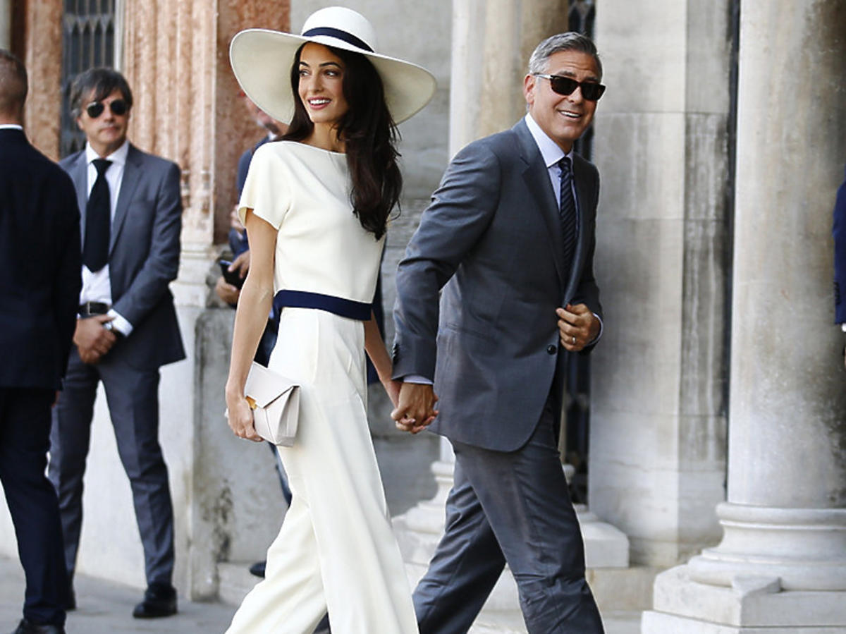 Nietypowe suknie ślubne gwiazd - Amal Clooney
