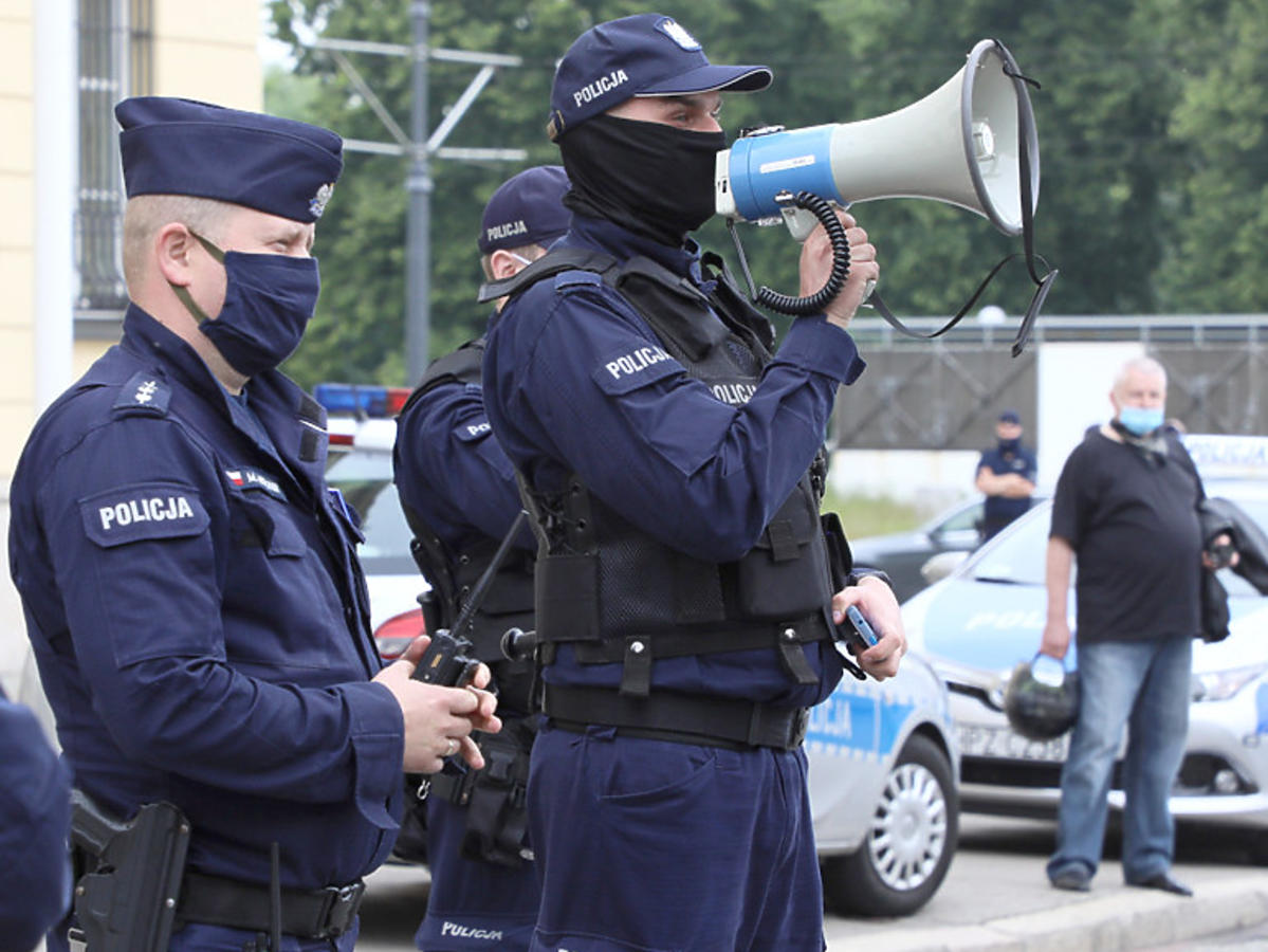 Obostrzenia koronawirus policja