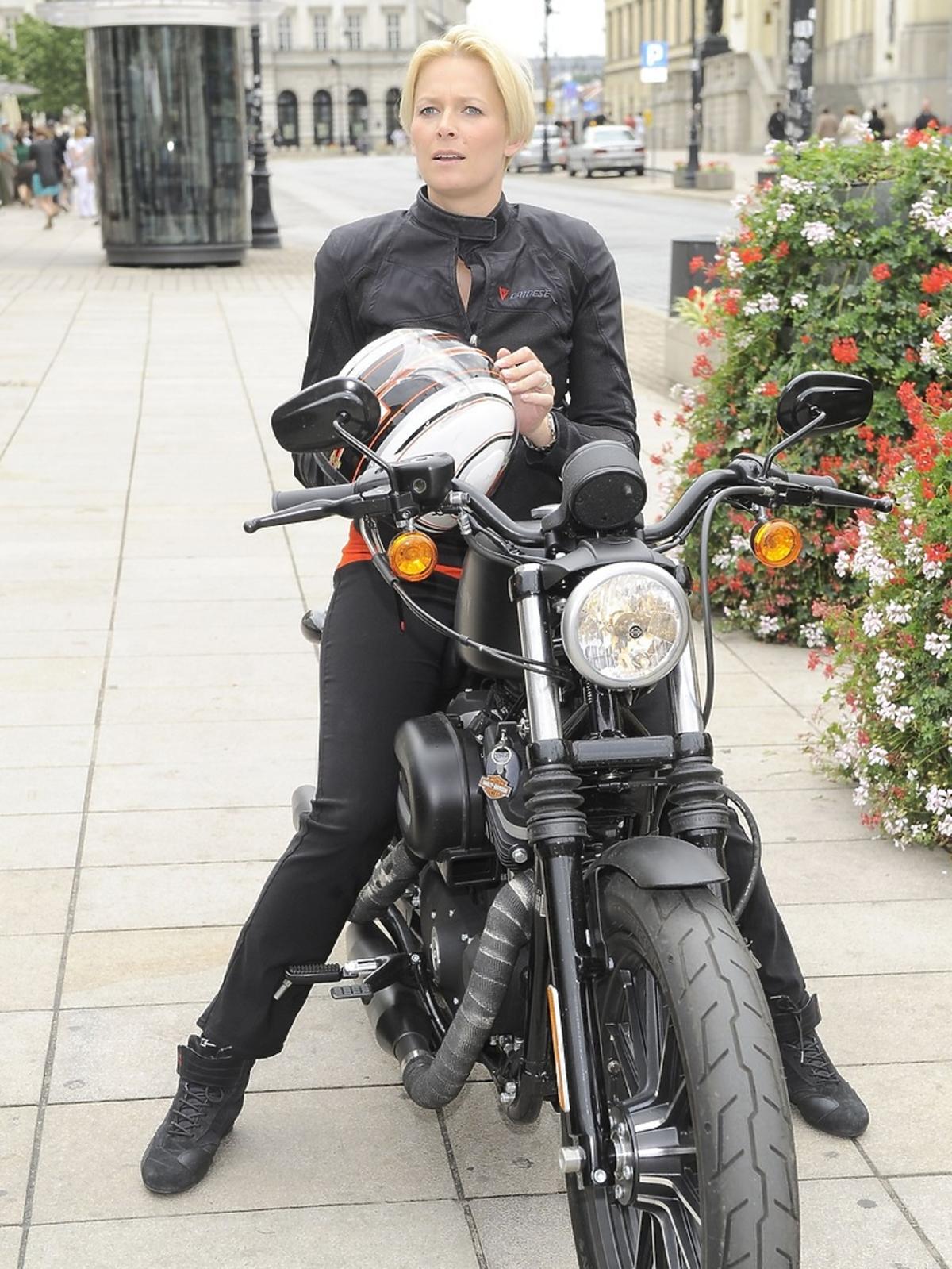 Odeta Moro na motorze w 2012 roku