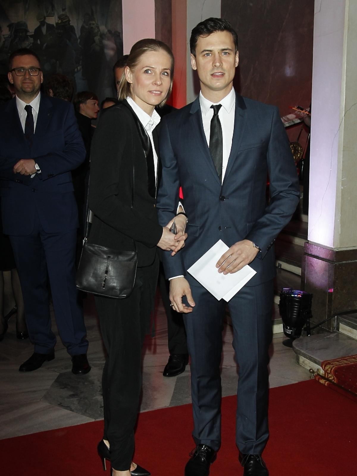 Paulina Andrzejewska i Mateusz Damięcki na premierze filmu 
