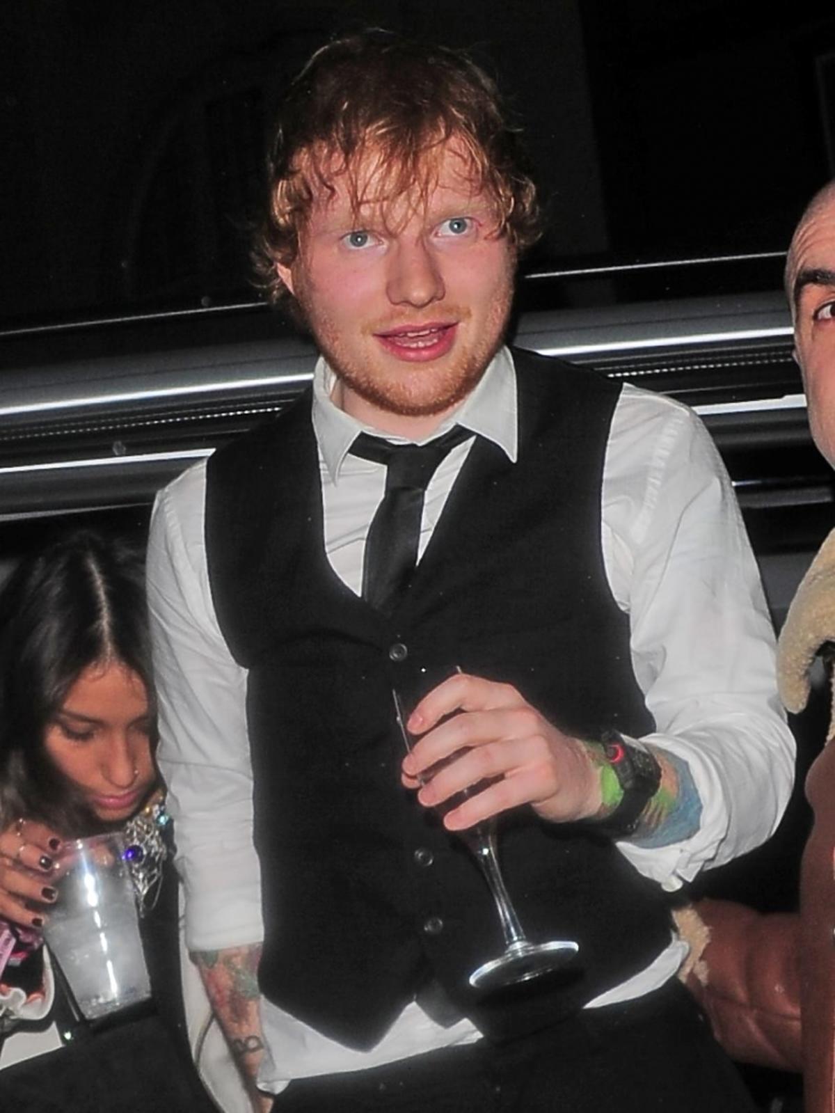 Pijany Ed Sheeran na Brit Awards 2015