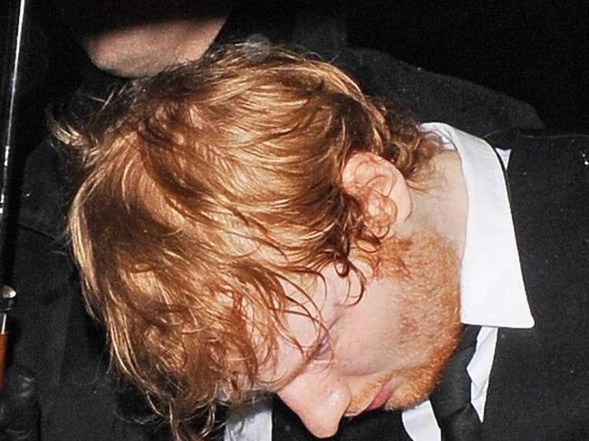 Pijany Ed Sheeran na Brit Awards 2015