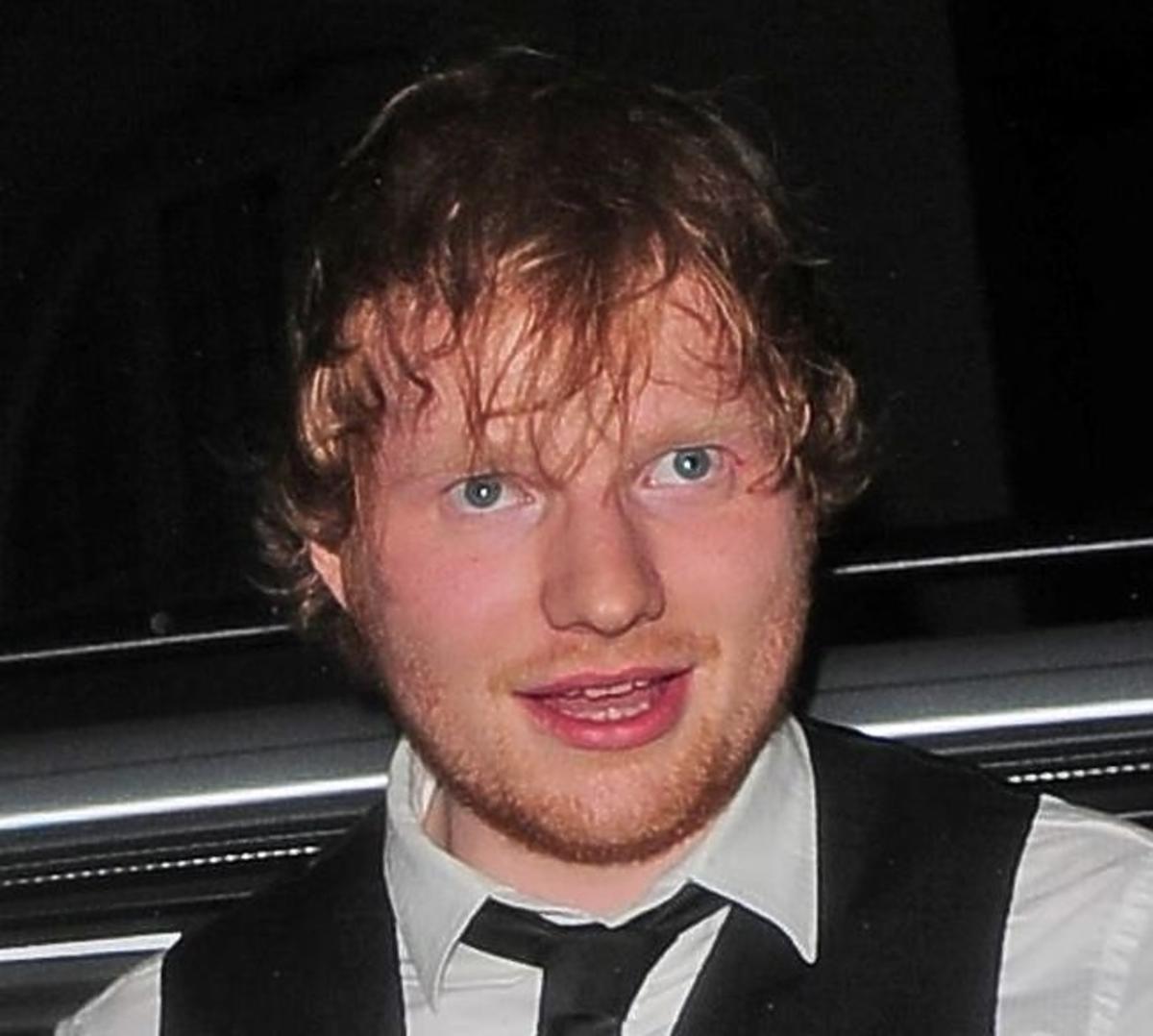 Pijany Ed Sheeran na Brit Awards 2015