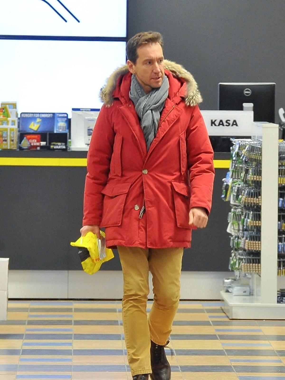 Piotr Kraśko w czerwonej kurtce