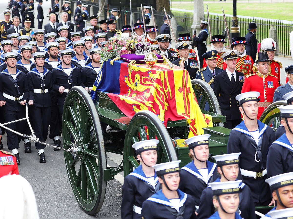 Pogrzeb królowej Elżbiety II - kondukt