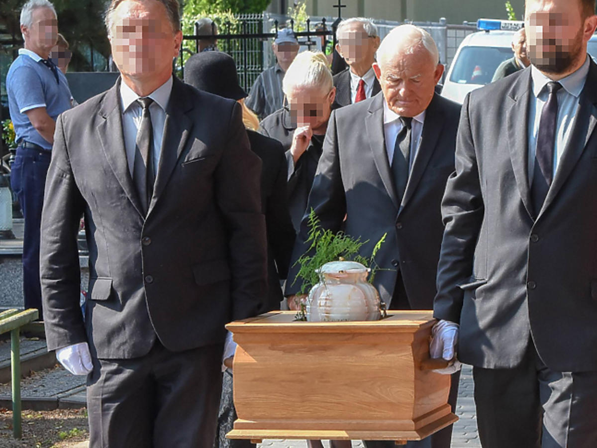 Pogrzeb Leszka Millera juniora na cmentarzu w Żyrardowie