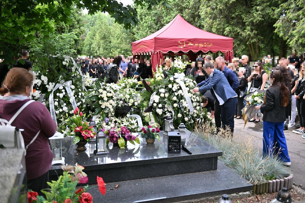 Pogrzeb Syna Sylwii Peretti Na Ostatnim Pożegnaniu Patryka Pojawiły Się Tłumy 