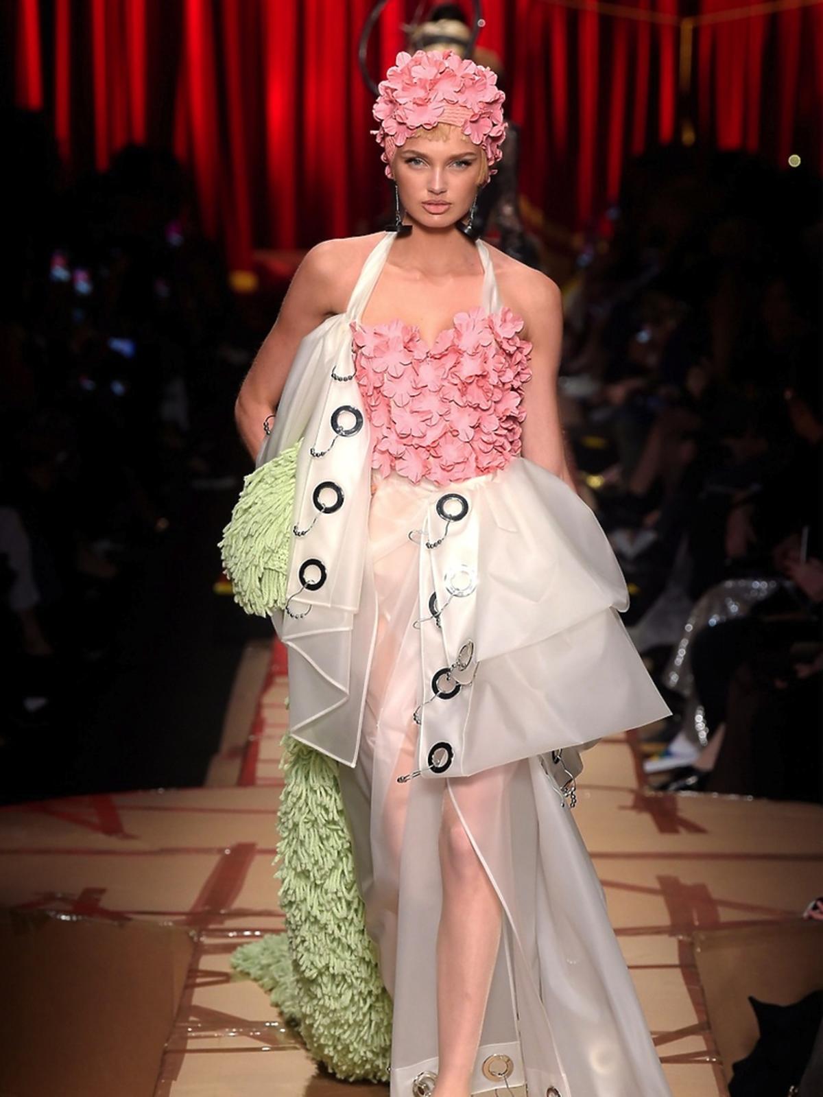 Pokaz kolekcji Moschino jesień-zima 2017/2018