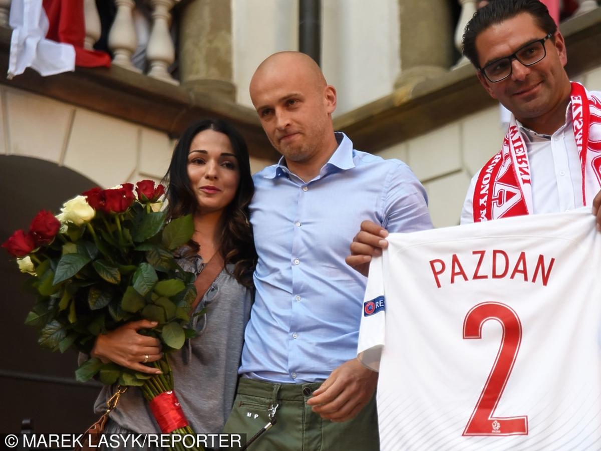 Powitanie Michała Pazdana na Zamku w Niepołomicach