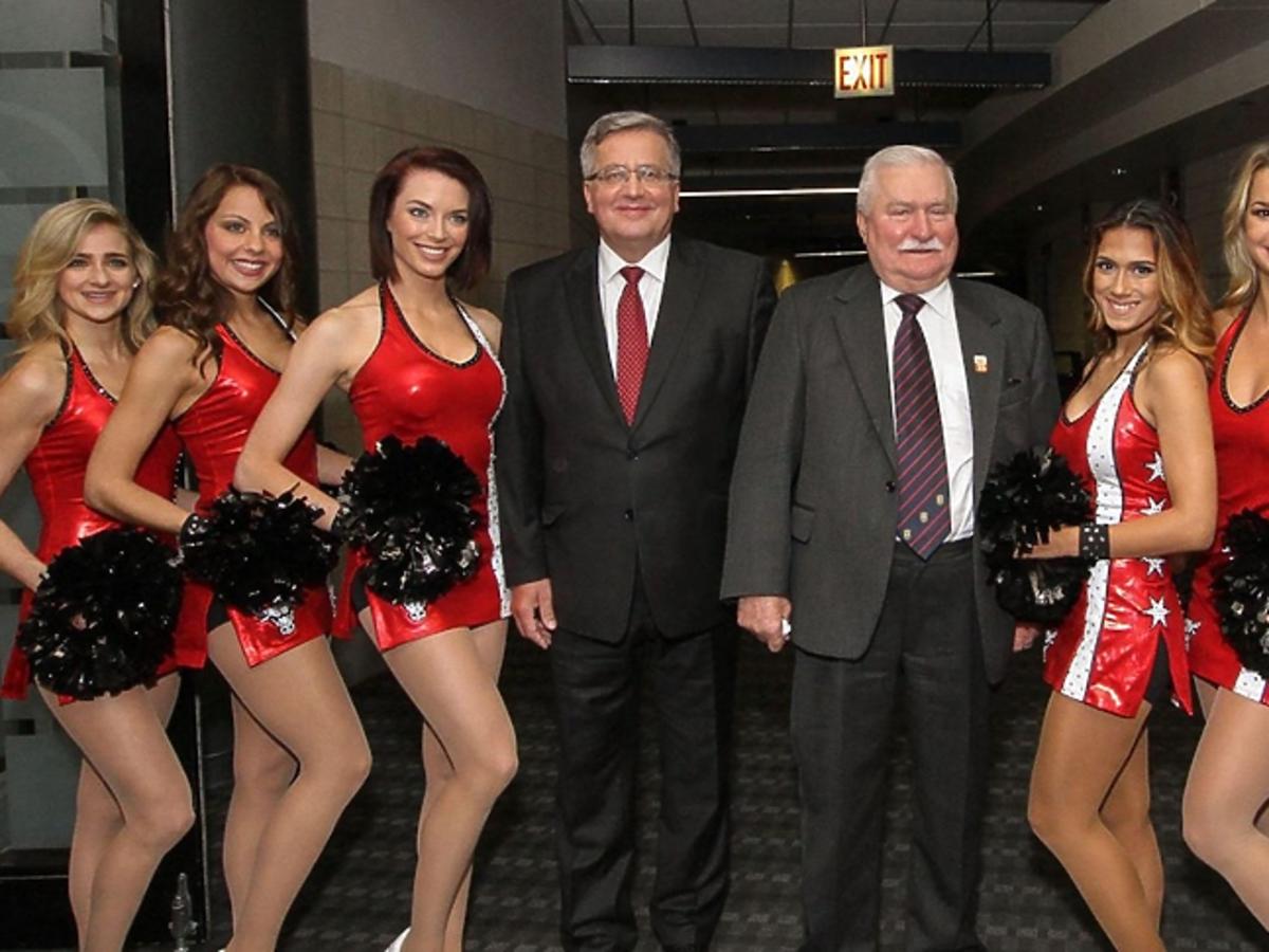 Prezydenci Lech Wałęsa i Bronisław Komorowski w jednej reklamie