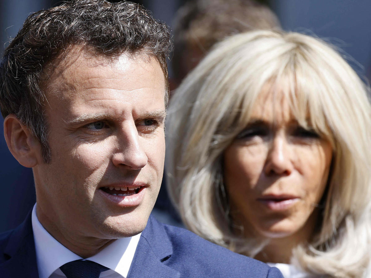 Prezydent Francji Emmanuel Macron z żoną Brigitte