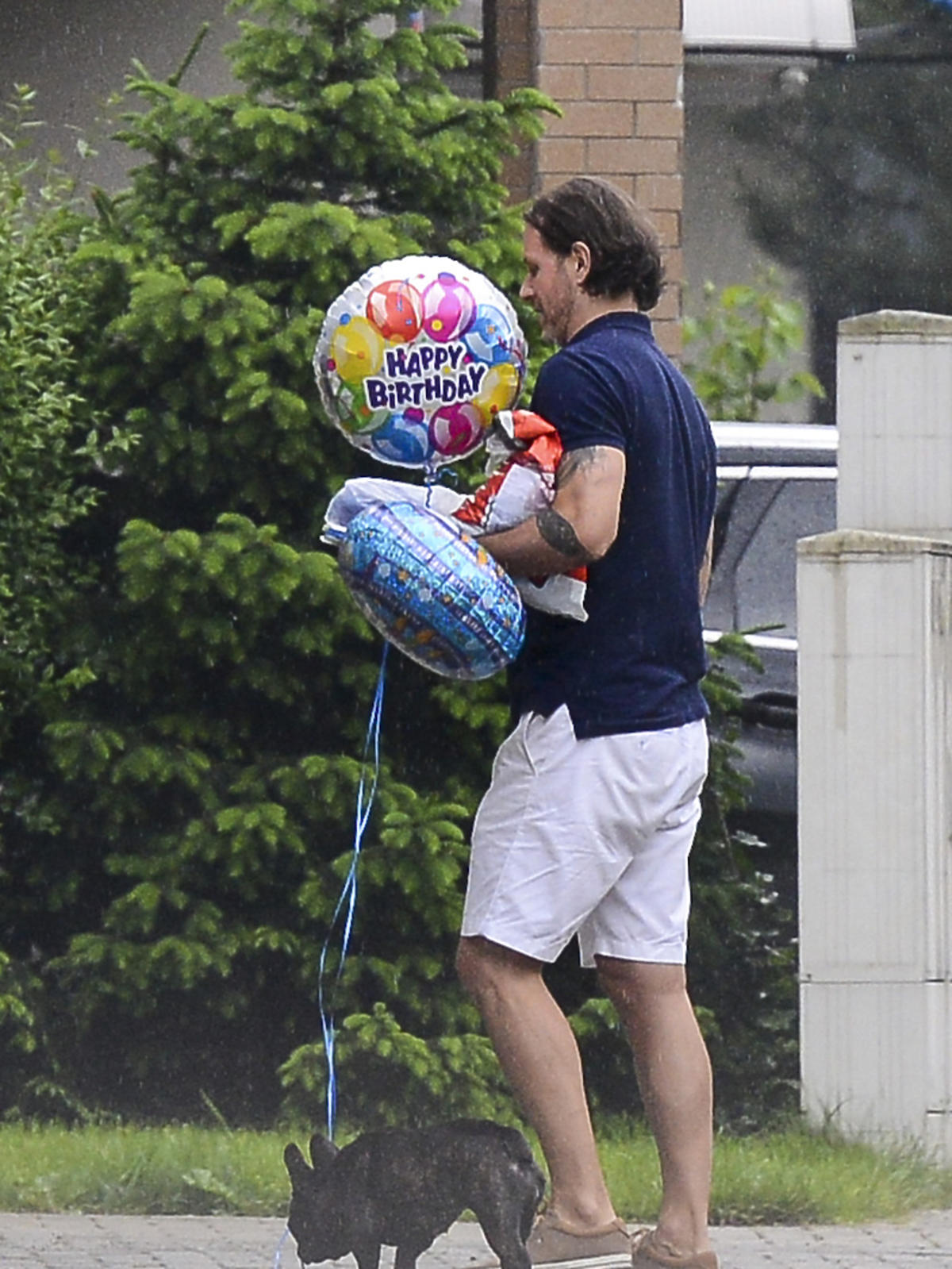 Radosław Majdan z balonami