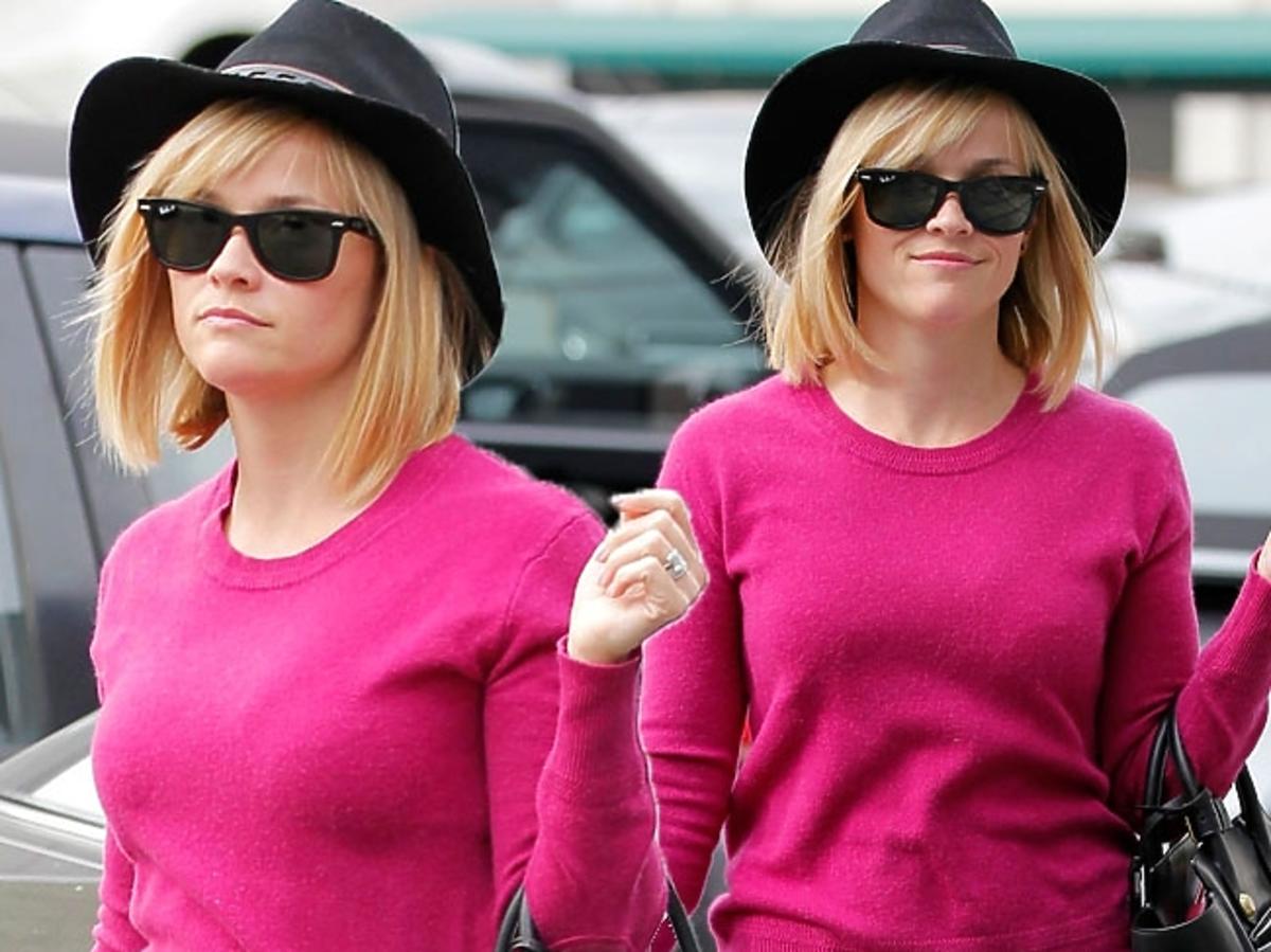 Reese Witherspoon w różowym sweterku