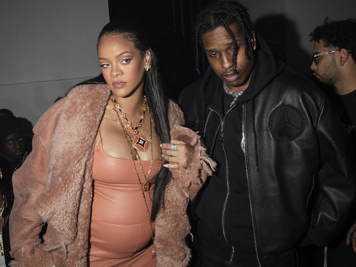 Rihanna kupuje ubrania dla dziecka w butik Dior