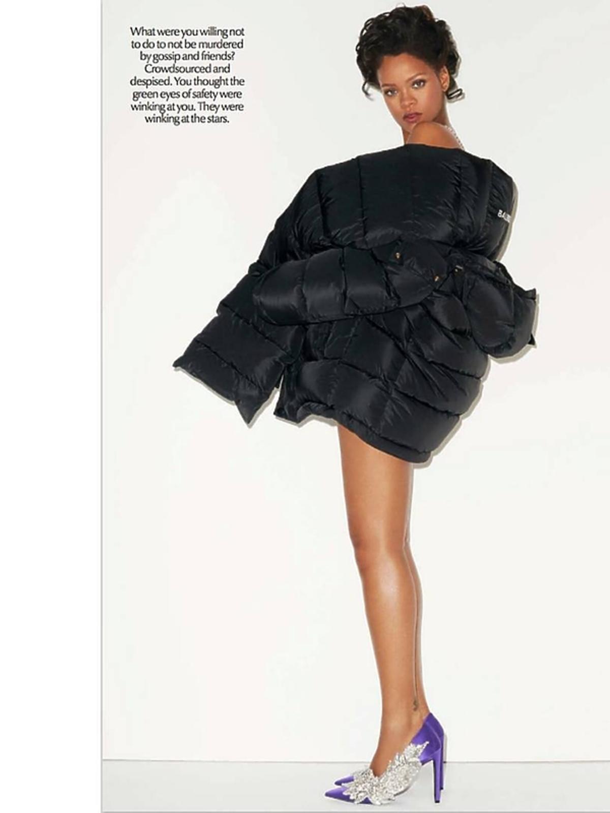 Rihanna w butach Balenciaga w magazynie CR Fashion Book
