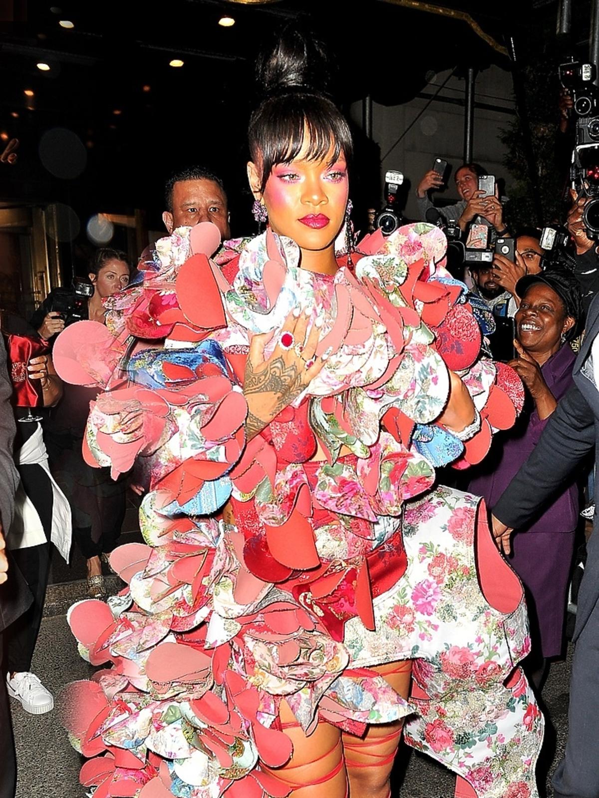Rihanna w Comme des Garçons na MET Gala