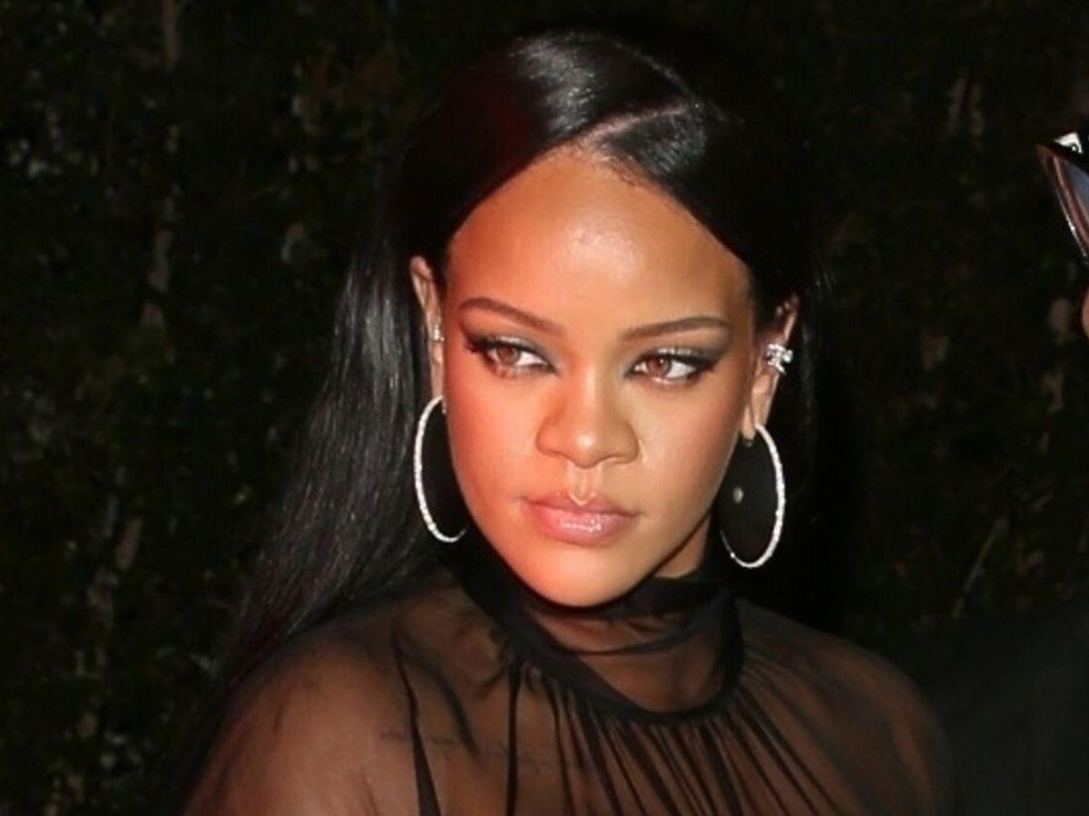 Rihanna w czarnej stylizacji
