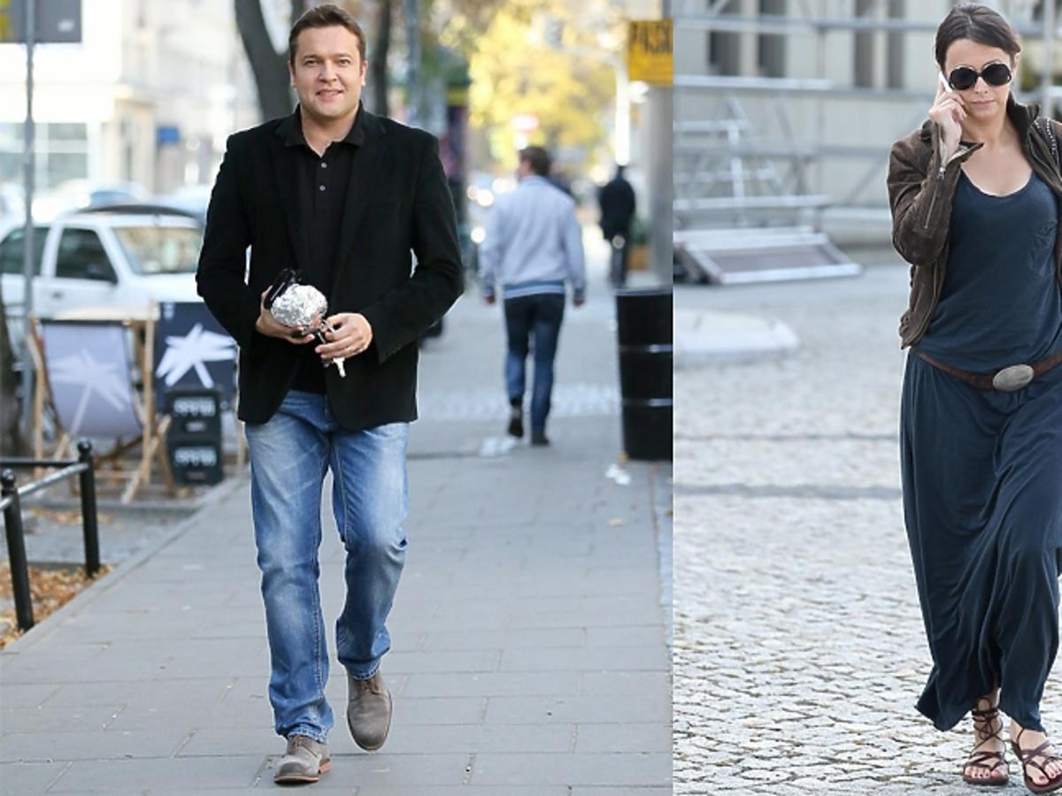 Robert Kudelski w dżinsach i Renata Dancewicz w okularach