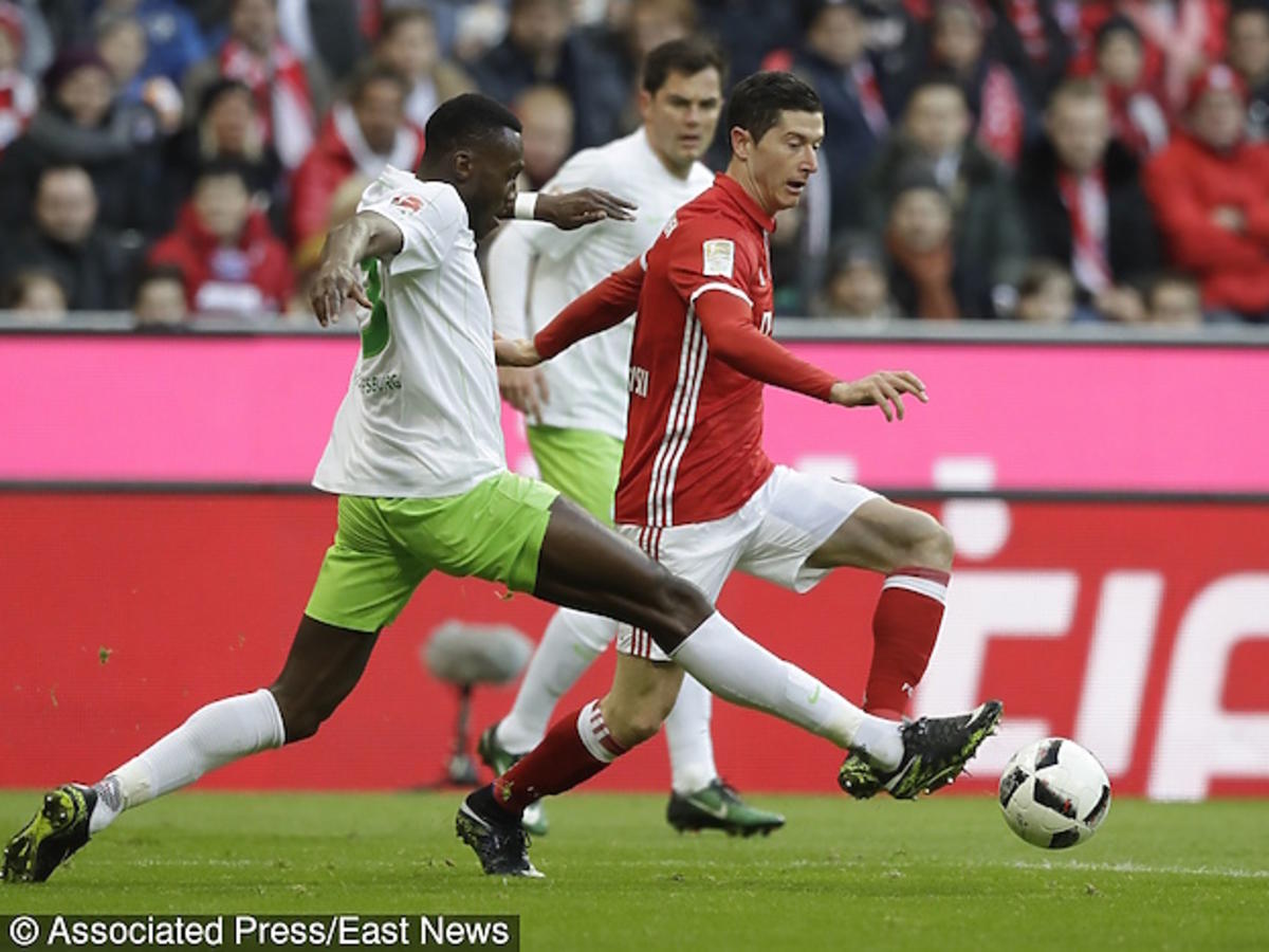 Robert Lewandowski podczas meczu Bayern Monachium kontra VfL Wolfsburg w Monachium