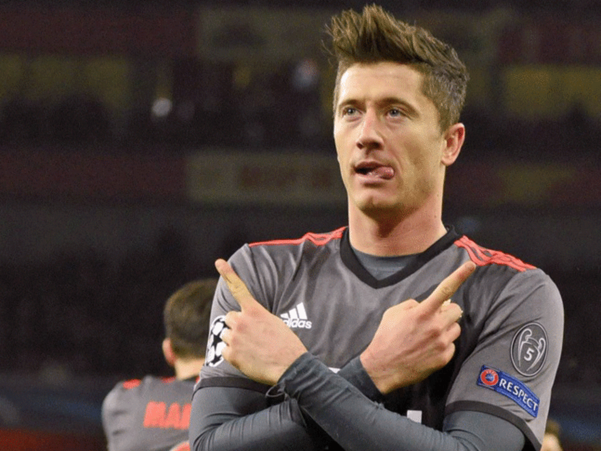 Robert Lewandowski podczas meczu z Arsenal Londyn