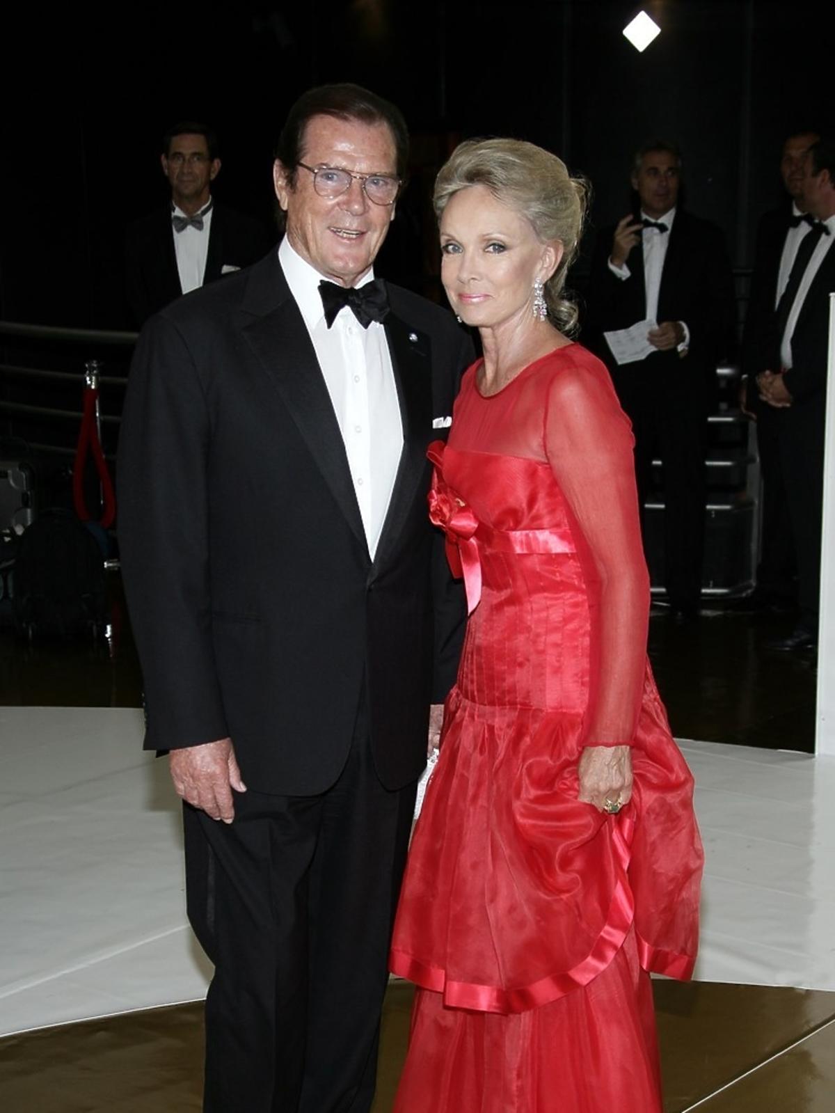 Roger Moore z żoną Christiną