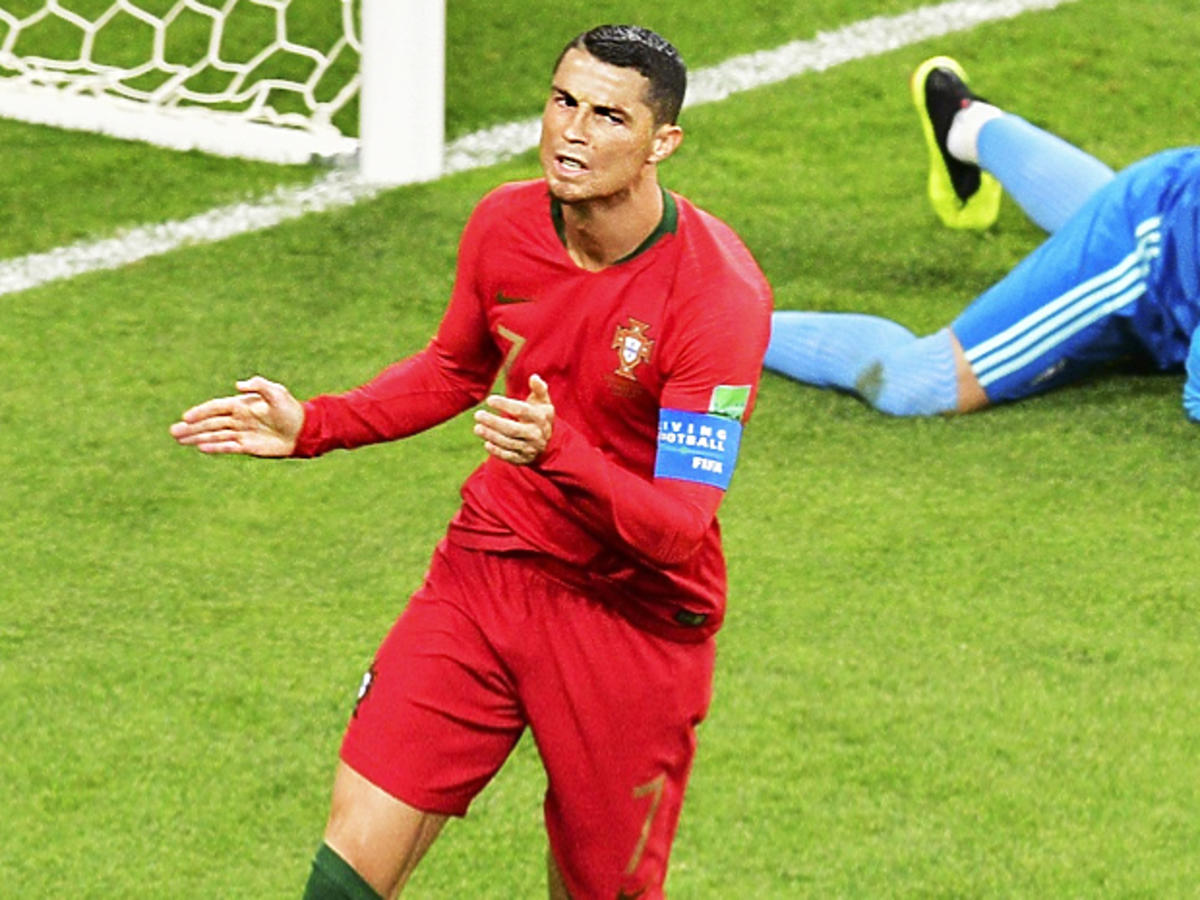 Ronaldo przegiął! Za to zagranie na mundialu powinien wylecieć z boiska!
