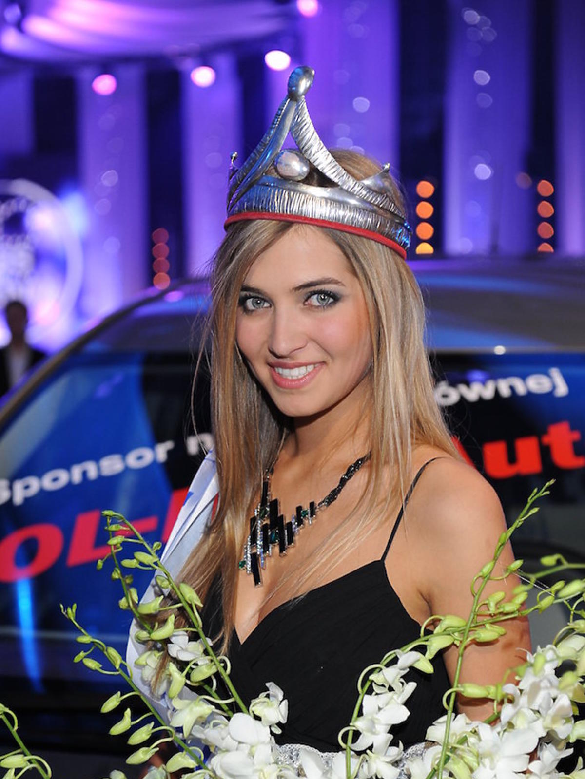 Rozalia Mancewicz Miss Polonia z 2010 roku w koronie