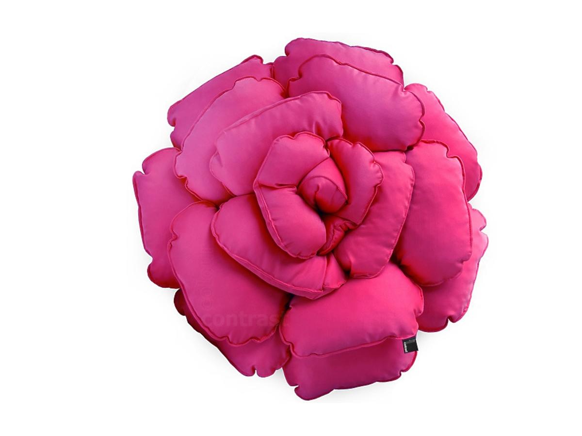 Różowa poduszka w kształcie kwiatu