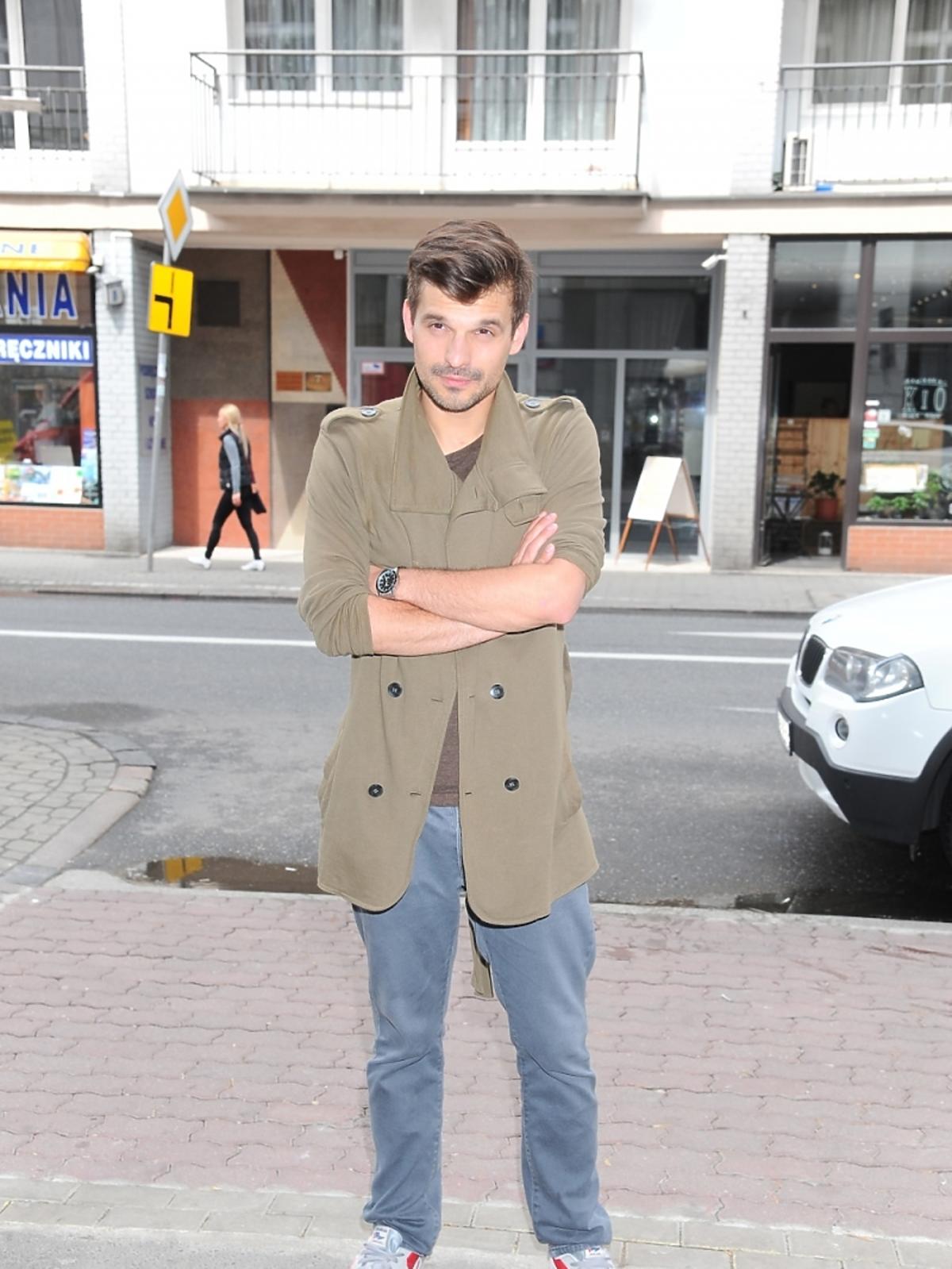 Sebastian Cybulski na premierze nowych perfum