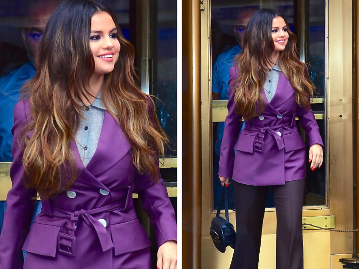 Selena Gomez w fioletowym płaszczu