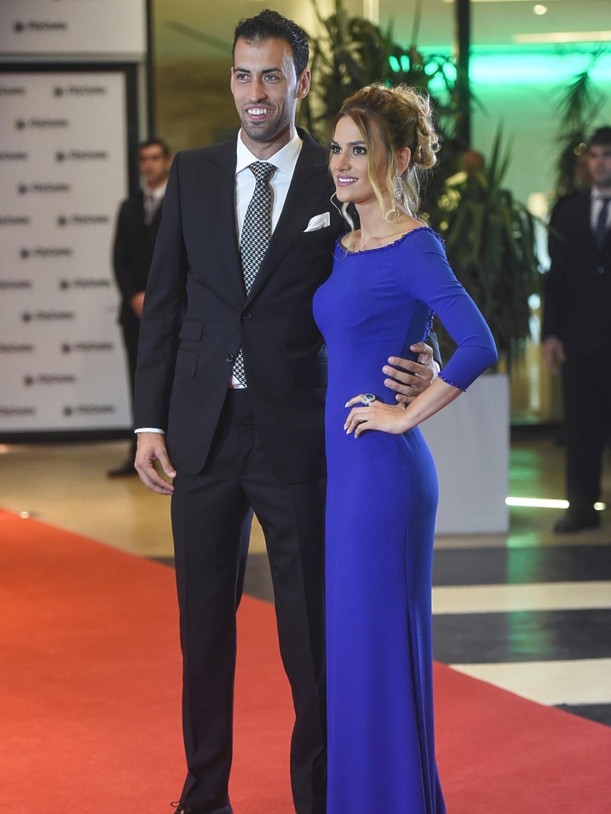 Sergio Busquets z żoną na weselu u państwa Messi