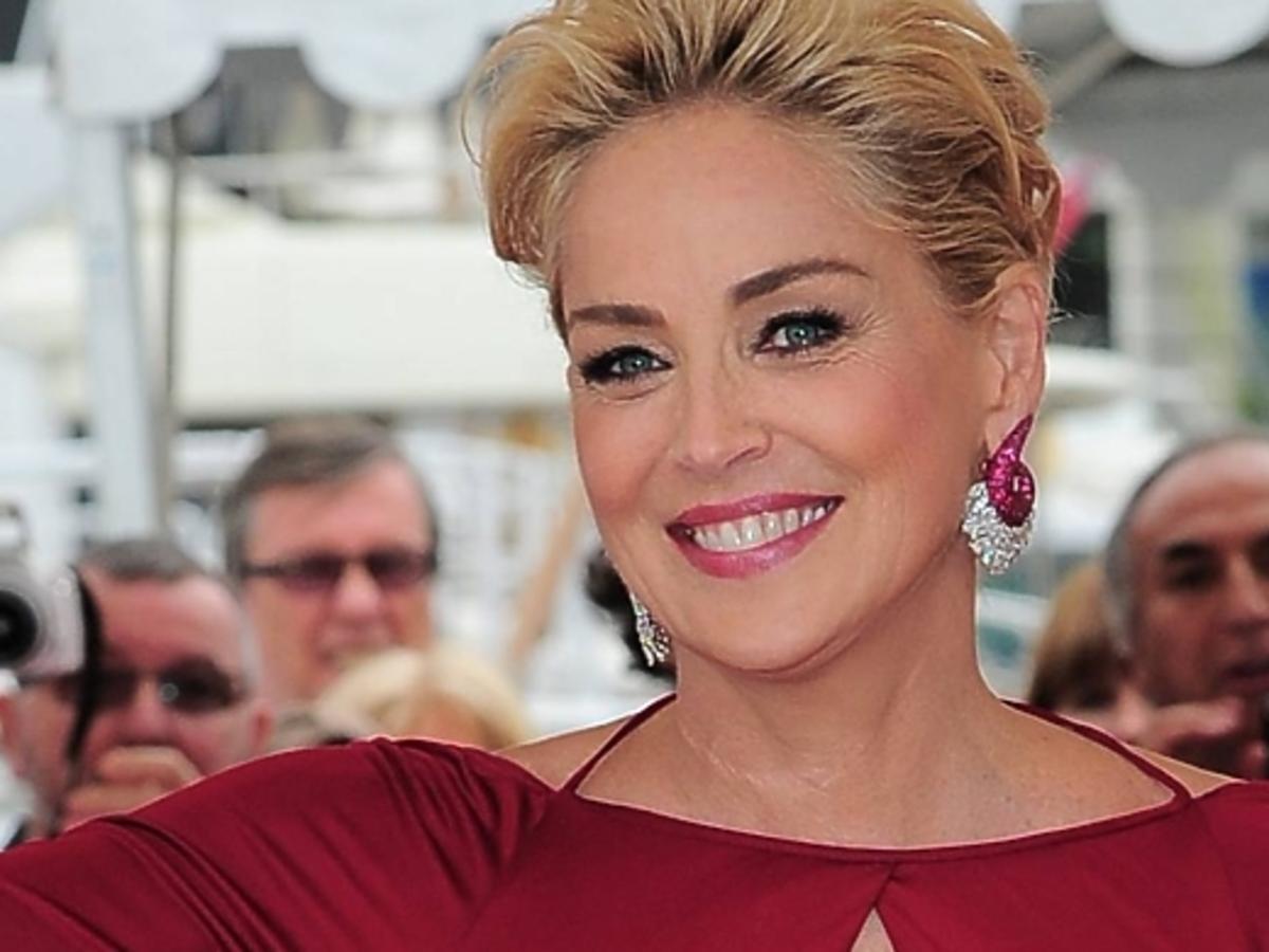 Sharon Stone bez stanika na gali AMFAR w Cannes