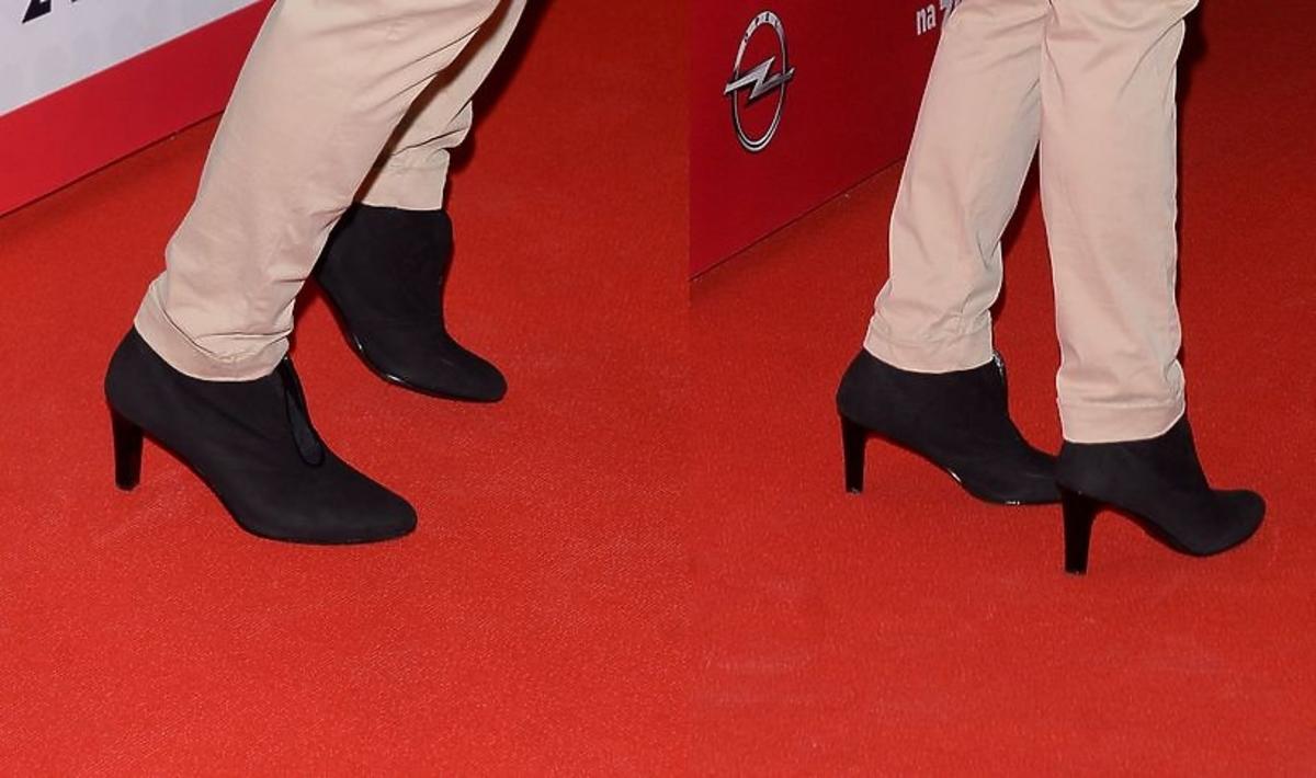 Sławomir Zapała w butach na obcasie na premierze filmu