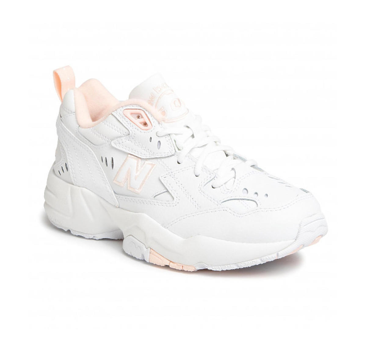 Sneakersy New Balance, wcześniej kosztowały 349 złotych - do 29 marca kupicie je za 279 złotych.