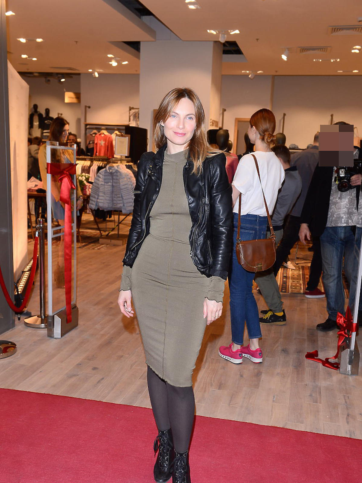 Sylwia Gliwa w sukience midi
