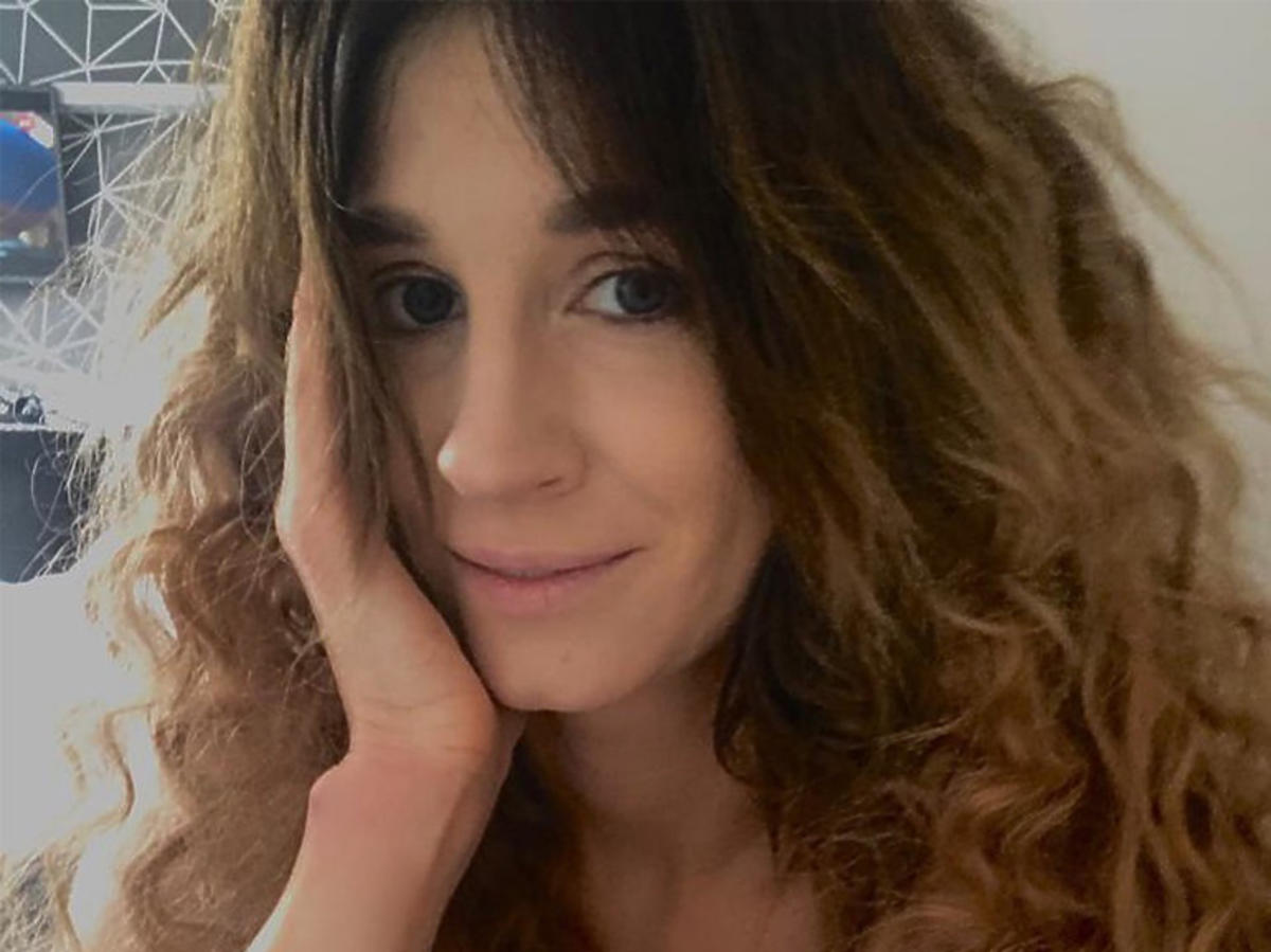 Sylwia Grzeszczak w lokach na weselu brata