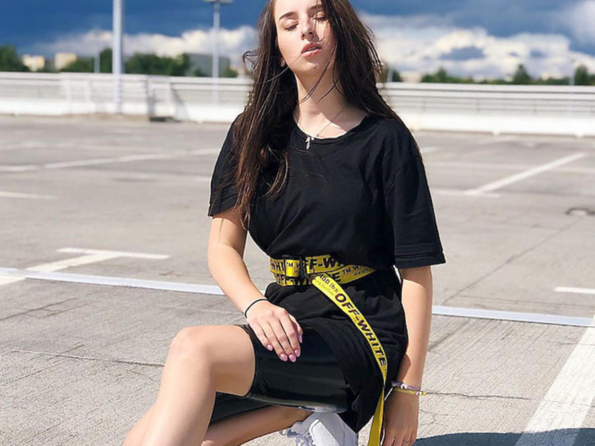 Sylwia Lipka w czarnej sukience