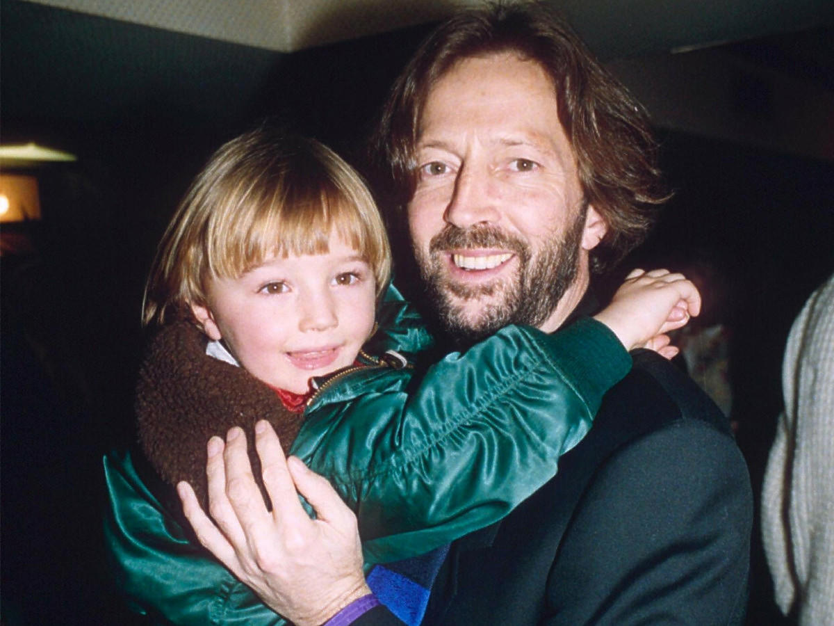 Syn Erica Claptona wypadł z okna wieżowca podczas zabawy w chowanego. Tragiczna śmierć syna Conora Claptona