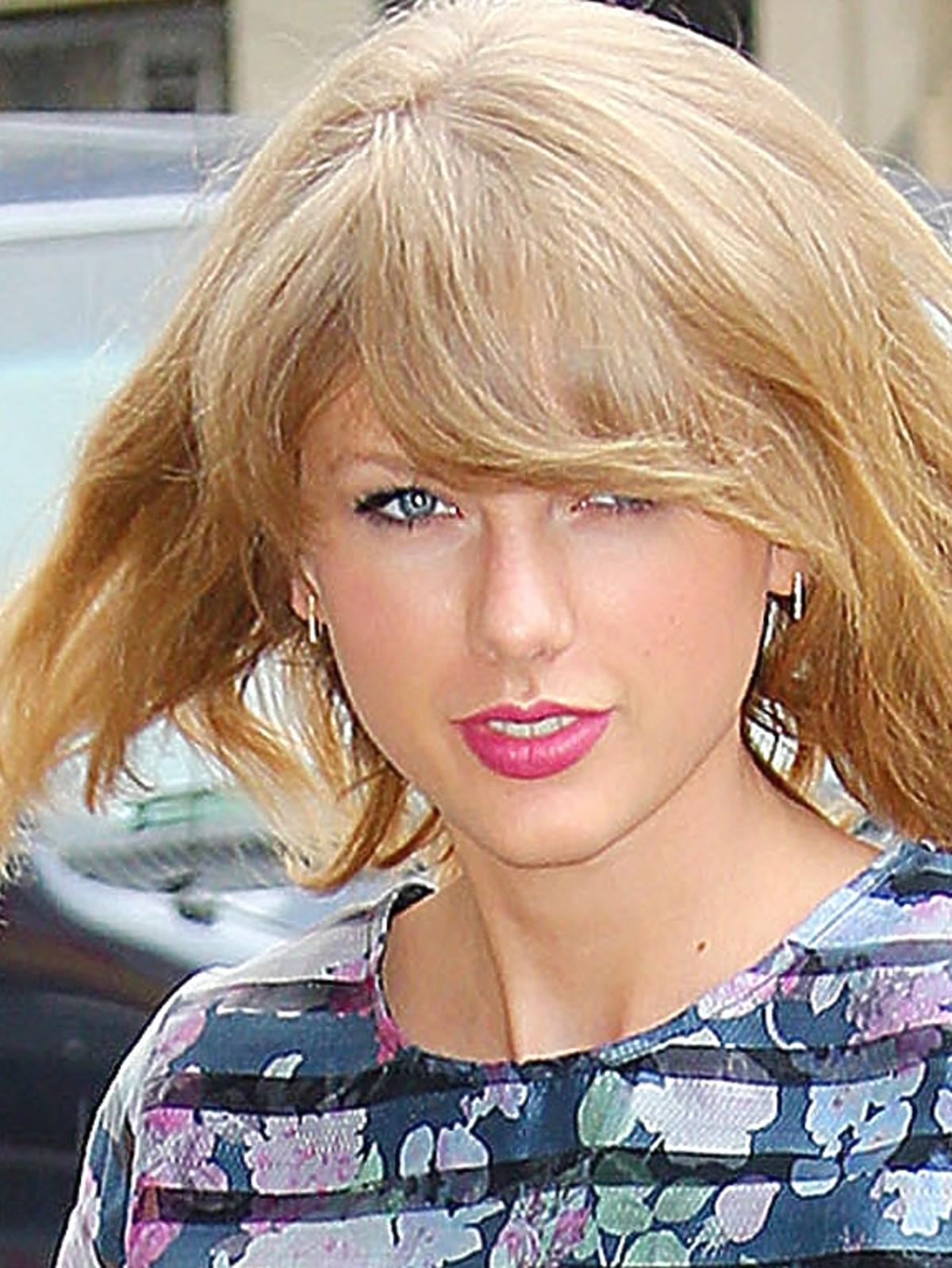 Taylor Swift w kreacji z H&M w Nowym Jorku