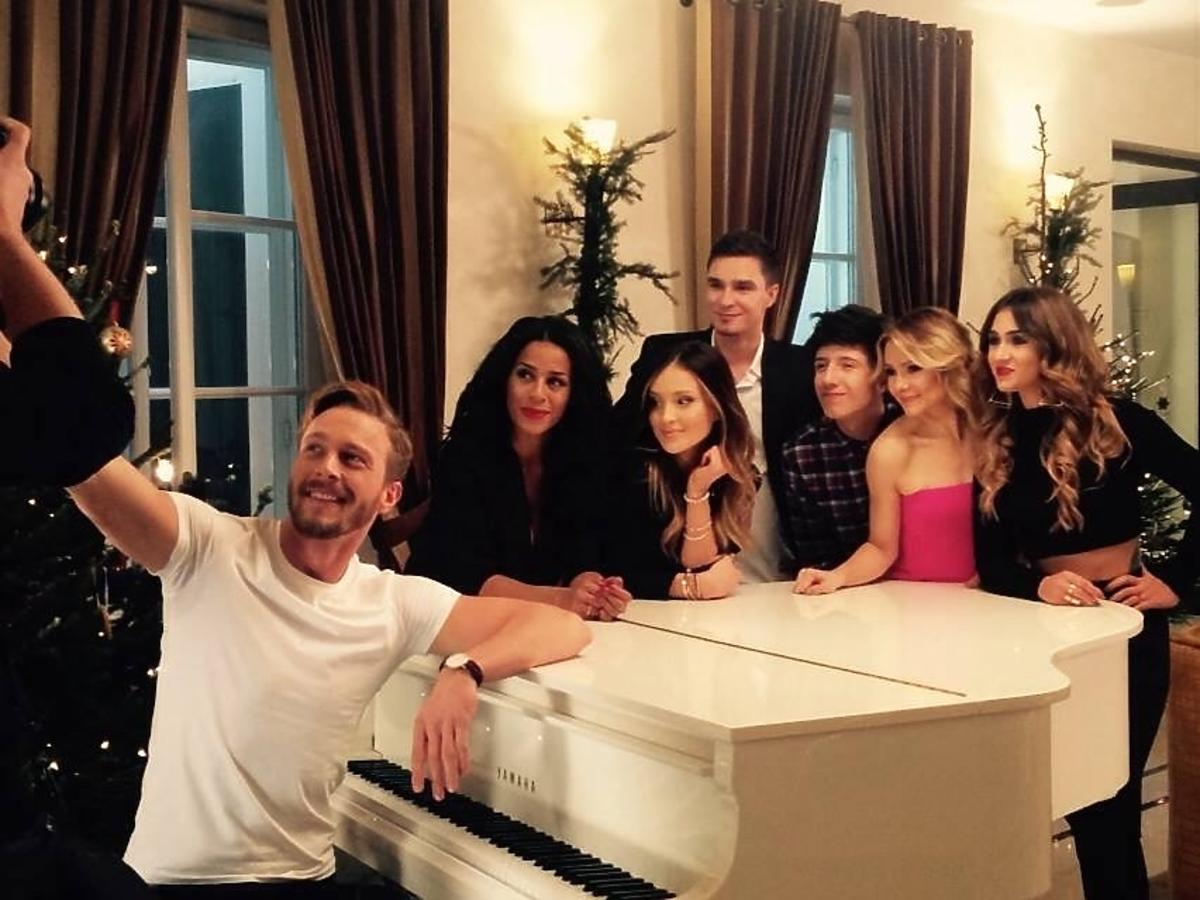 Teledysk Jak ja kocham te święta. Dawid Kwiatkowski, Marina, Ola Szwed, Paulina Krupińska
