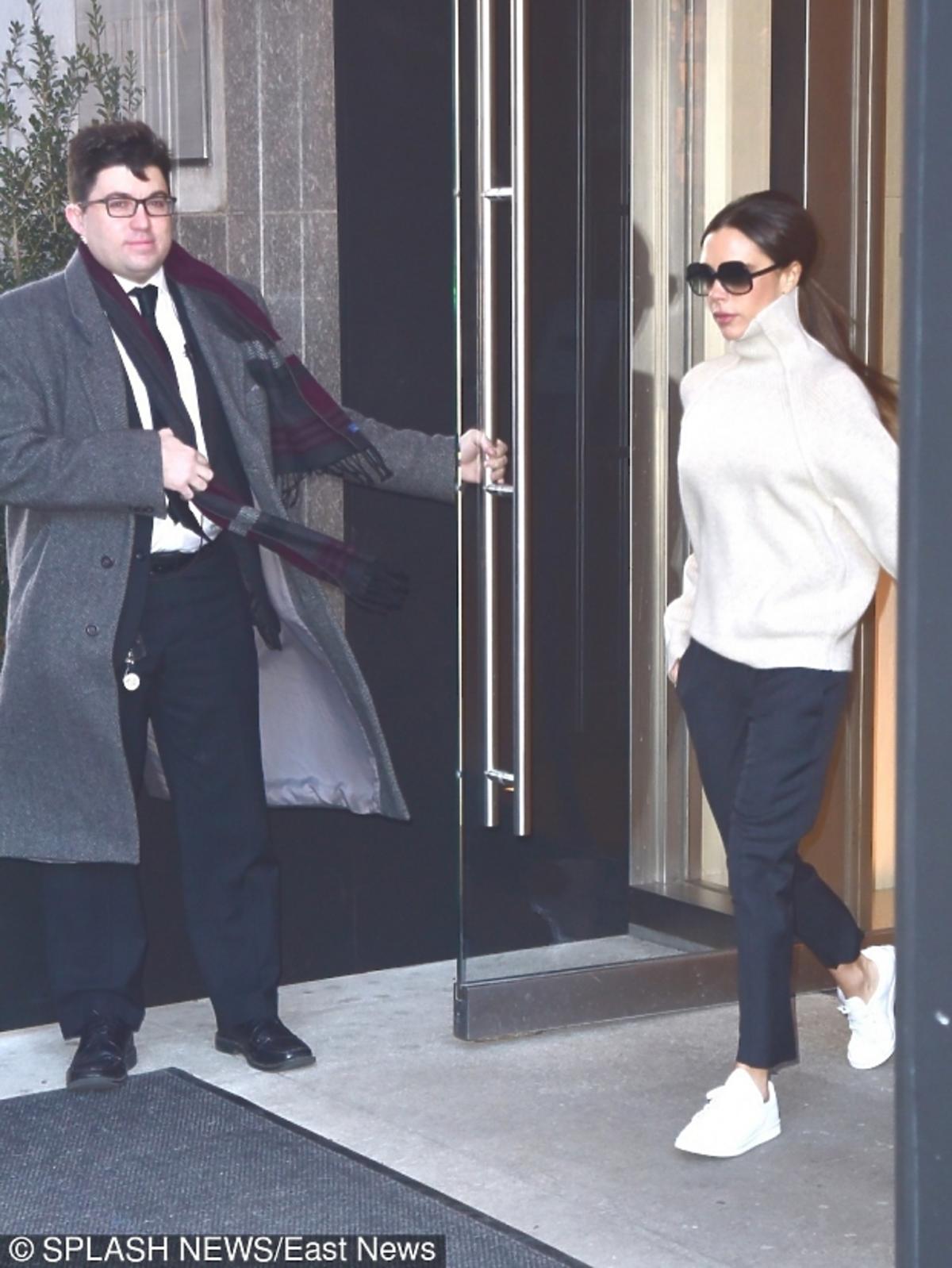 Victoria Beckham w okularach