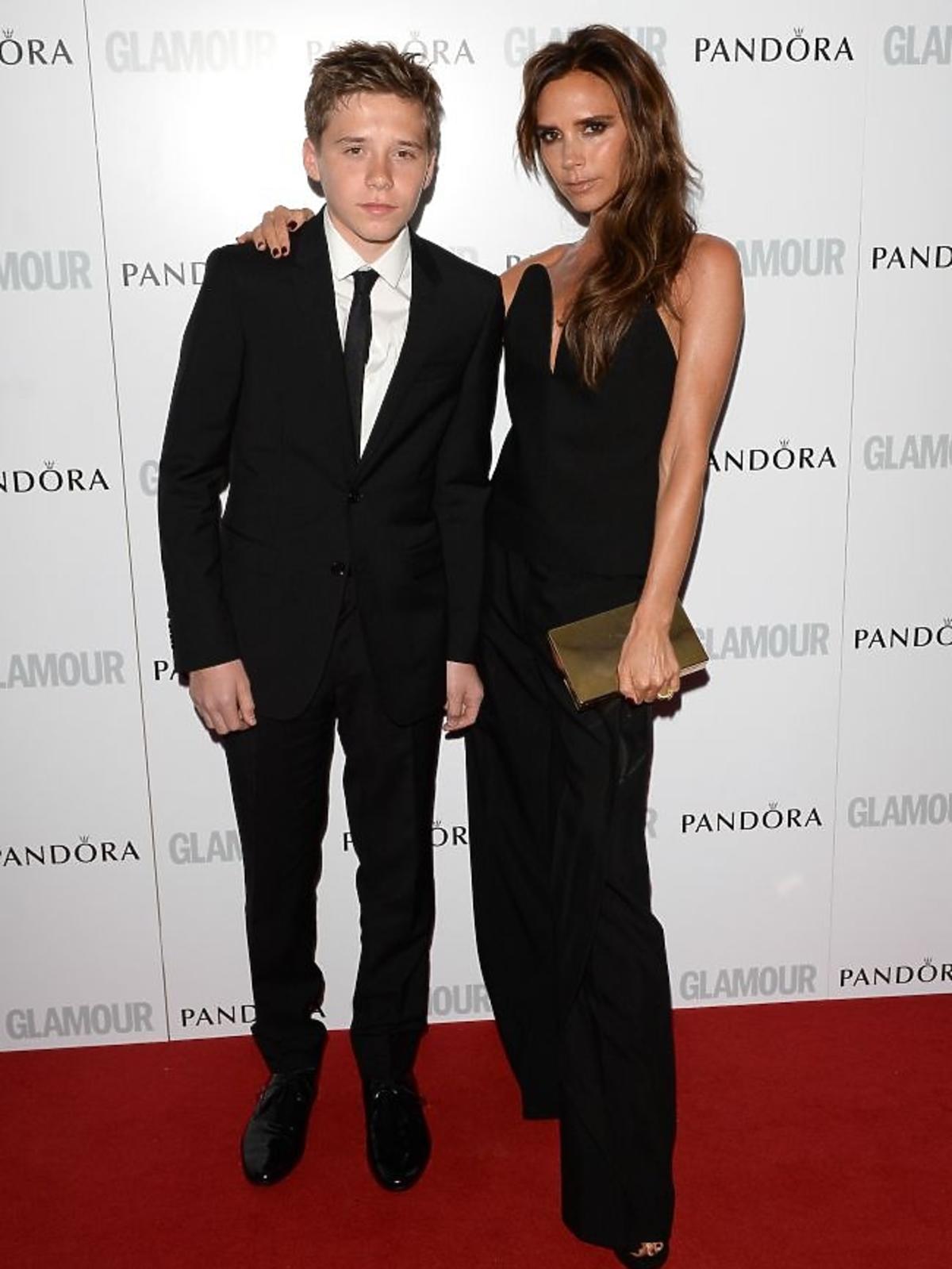 Victoria Beckham z synem na imprezie Glamour Women of The Year Awards w Londynie
