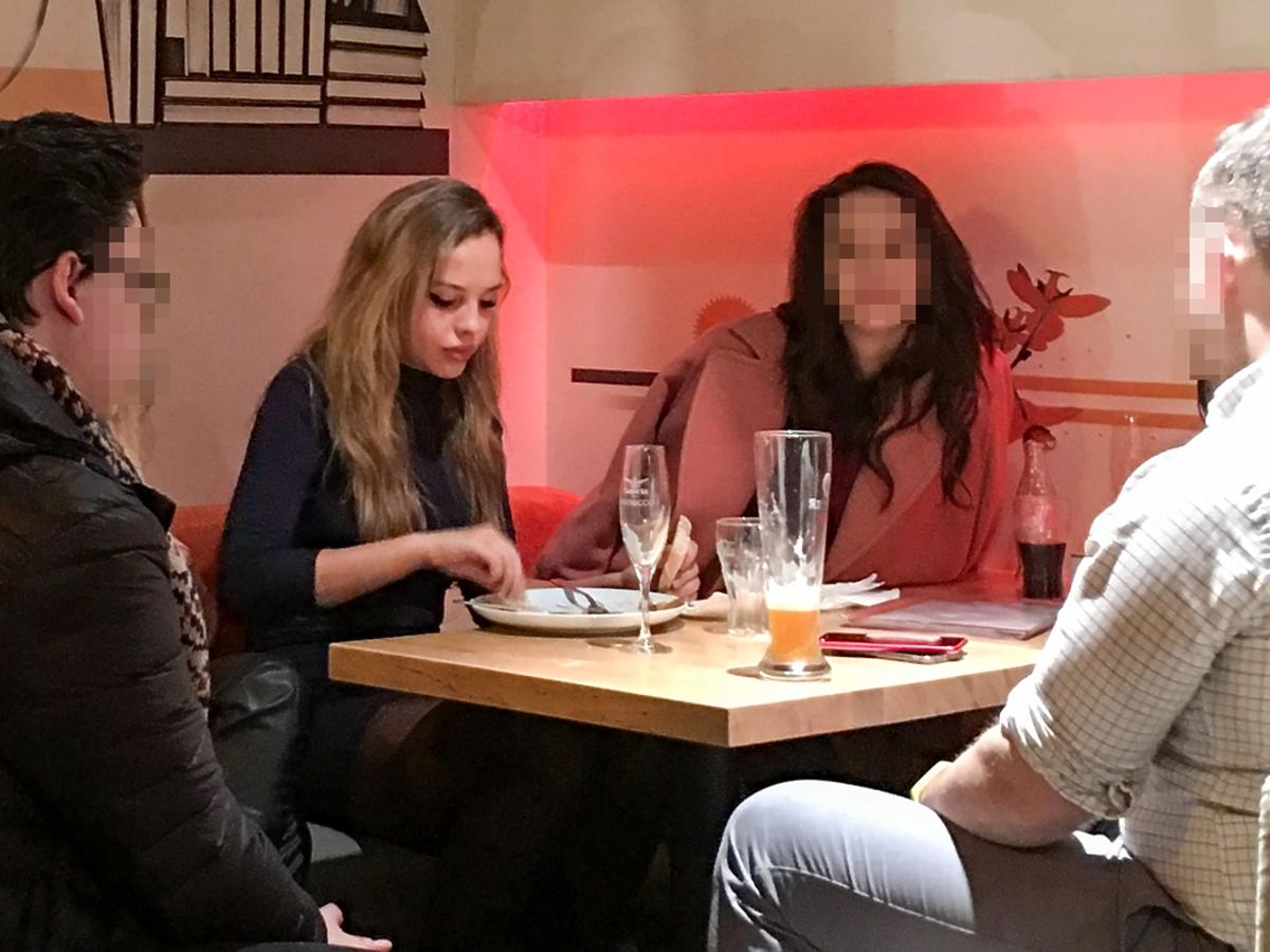 Weronika Bielik na spotkaniu ze znajomymi