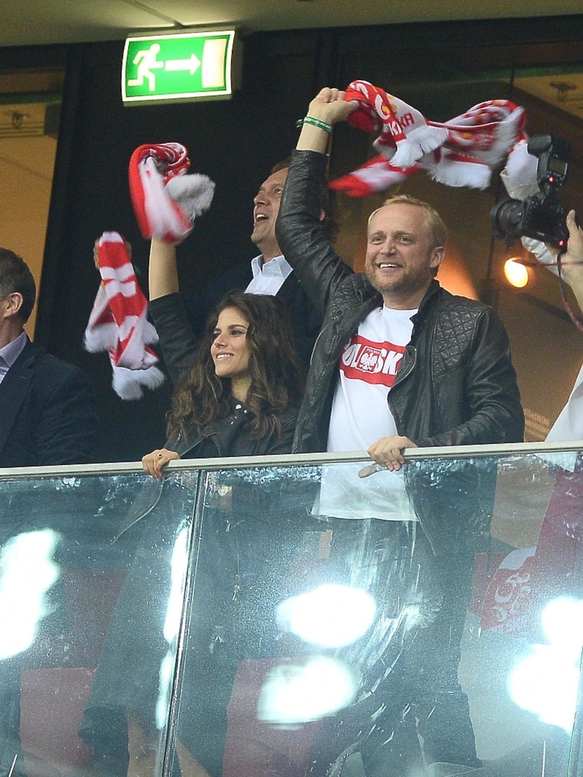 Weronika Rosati i Piotr Adamczyk na meczu Polska-Szkocja. Pierwsze wspólne wyjście Rosati i Adamczyka
