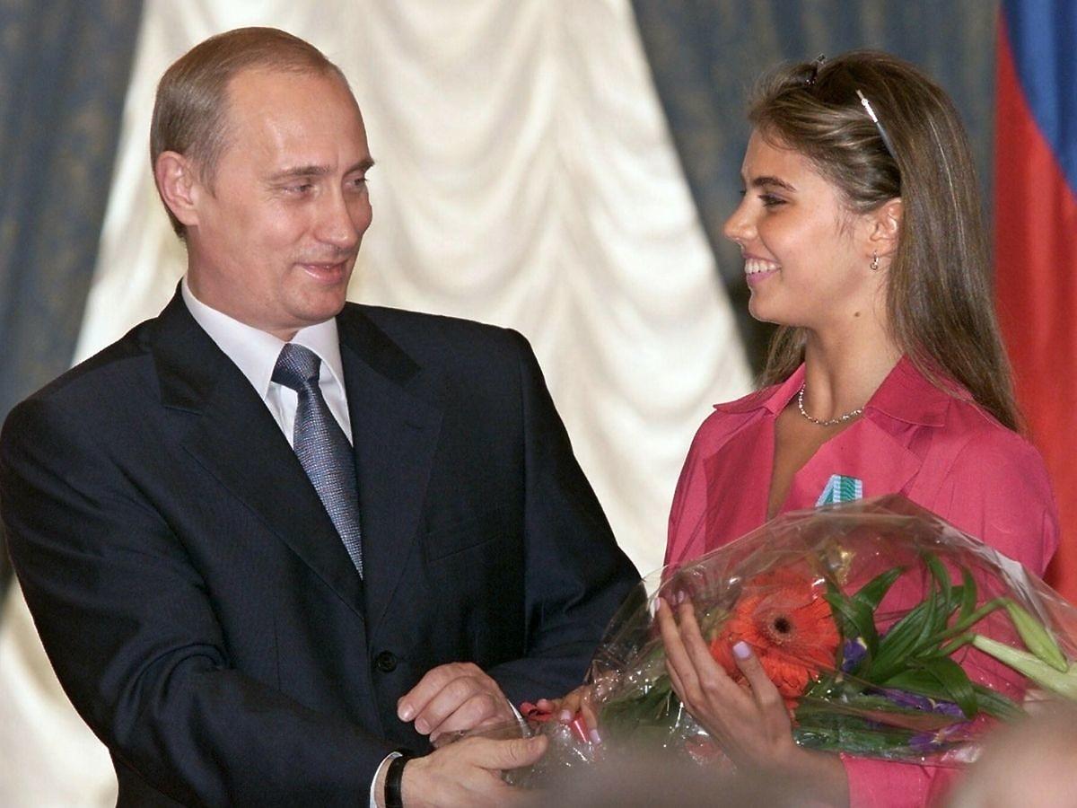 Władymir Putin i Alina Kabajewa na wręczaniu nagród 