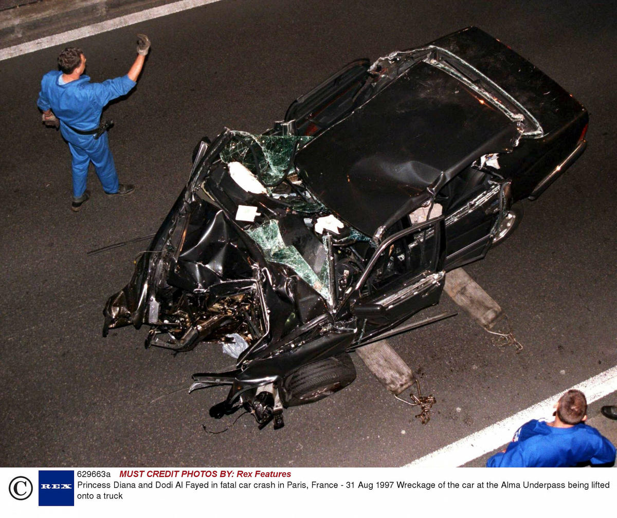 Wrak samochodu po wypadku księżnej Diany