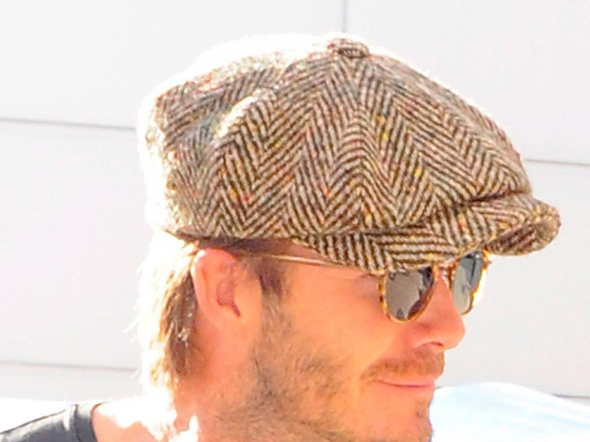 Wytatuowany David Beckham na lotnisku w Los Angeles